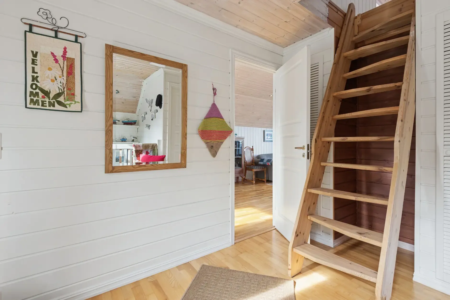 Modern Waterfront Cabin with Private Jetty in Bømlo, Norway - View image 17 of 33