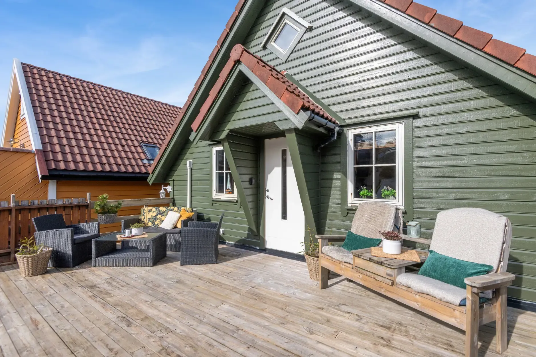 Modern Waterfront Cabin with Private Jetty in Bømlo, Norway - View image 21 of 33