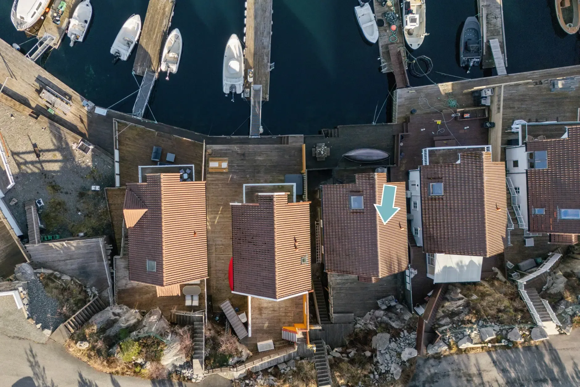 Modern Waterfront Cabin with Private Jetty in Bømlo, Norway - View image 30 of 33