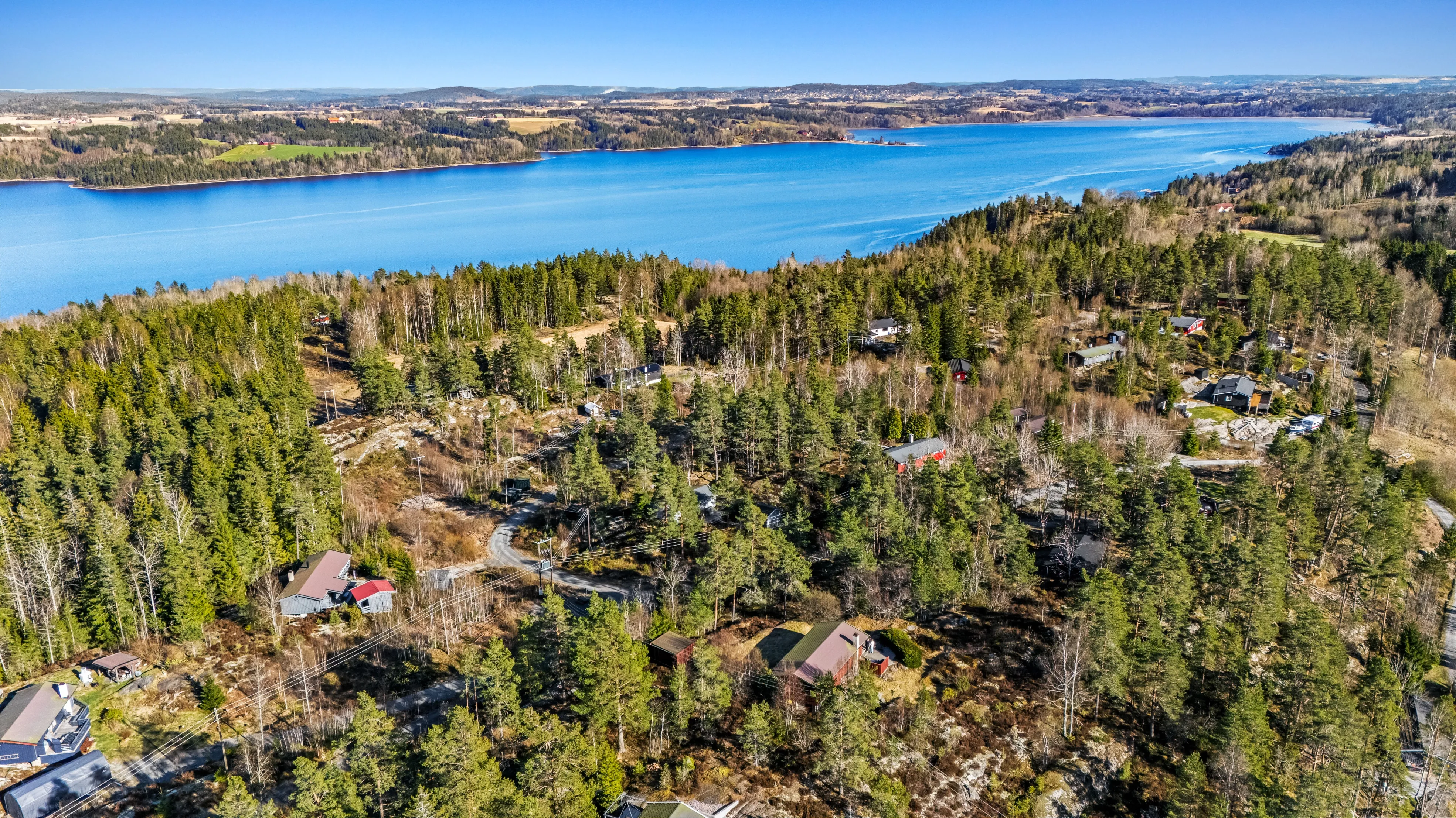 1970s Norwegian Cabin with Expansive Land and Sunlit Terrace - Image 2