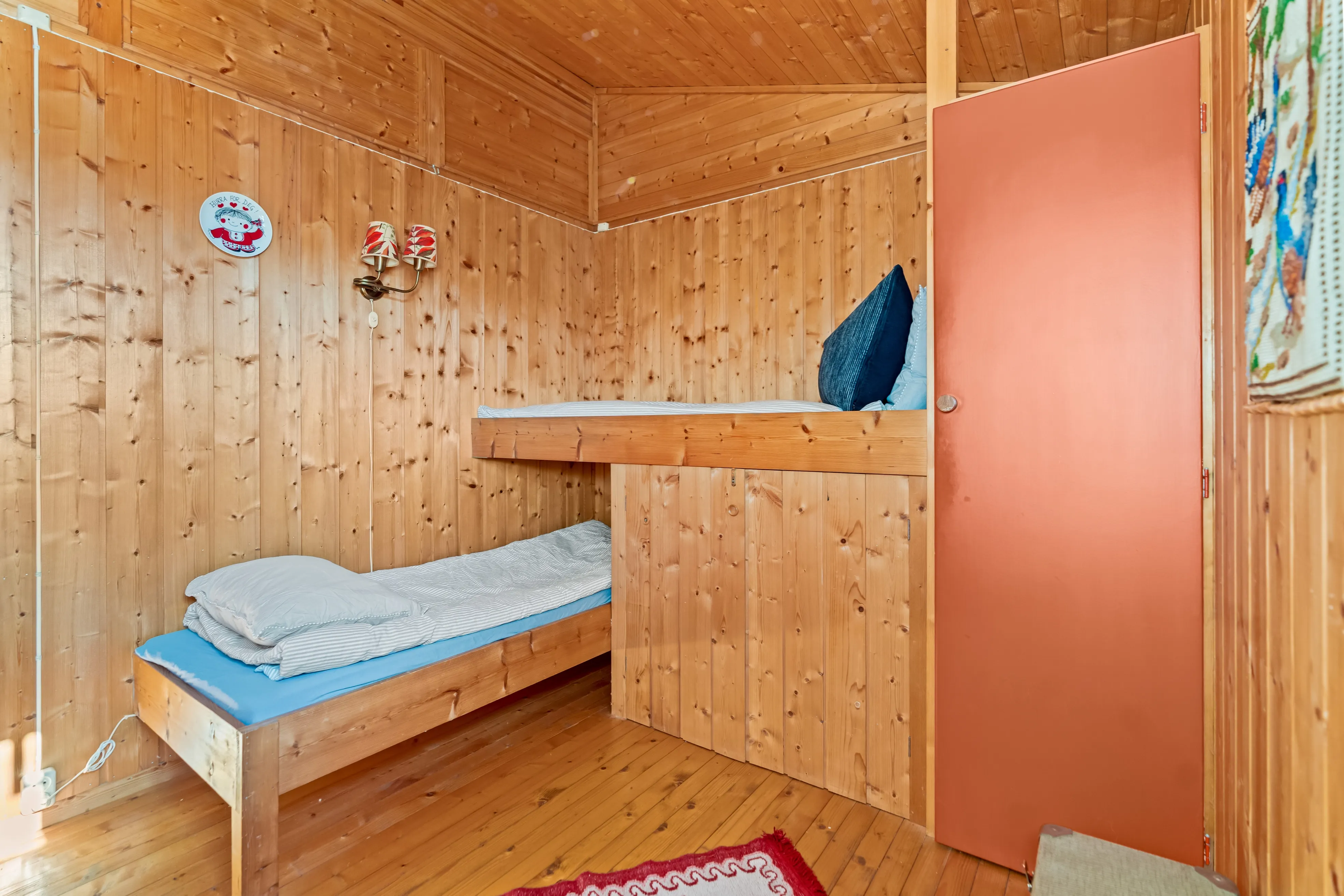 1970s Norwegian Cabin with Expansive Land and Sunlit Terrace - View image 21 of 38