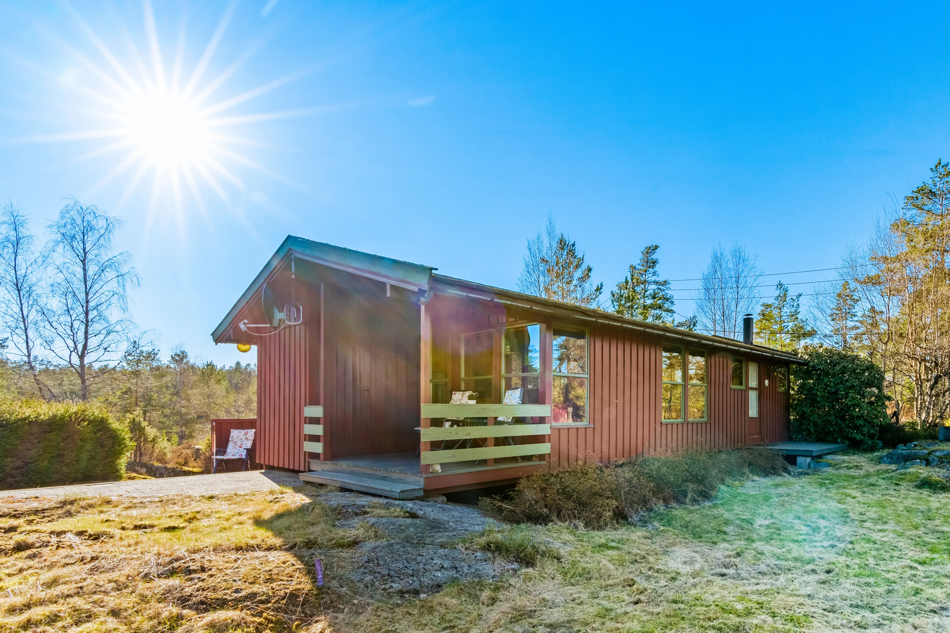 1970s Norwegian Cabin with Expansive Land and Sunlit Terrace - View image 32 of 38