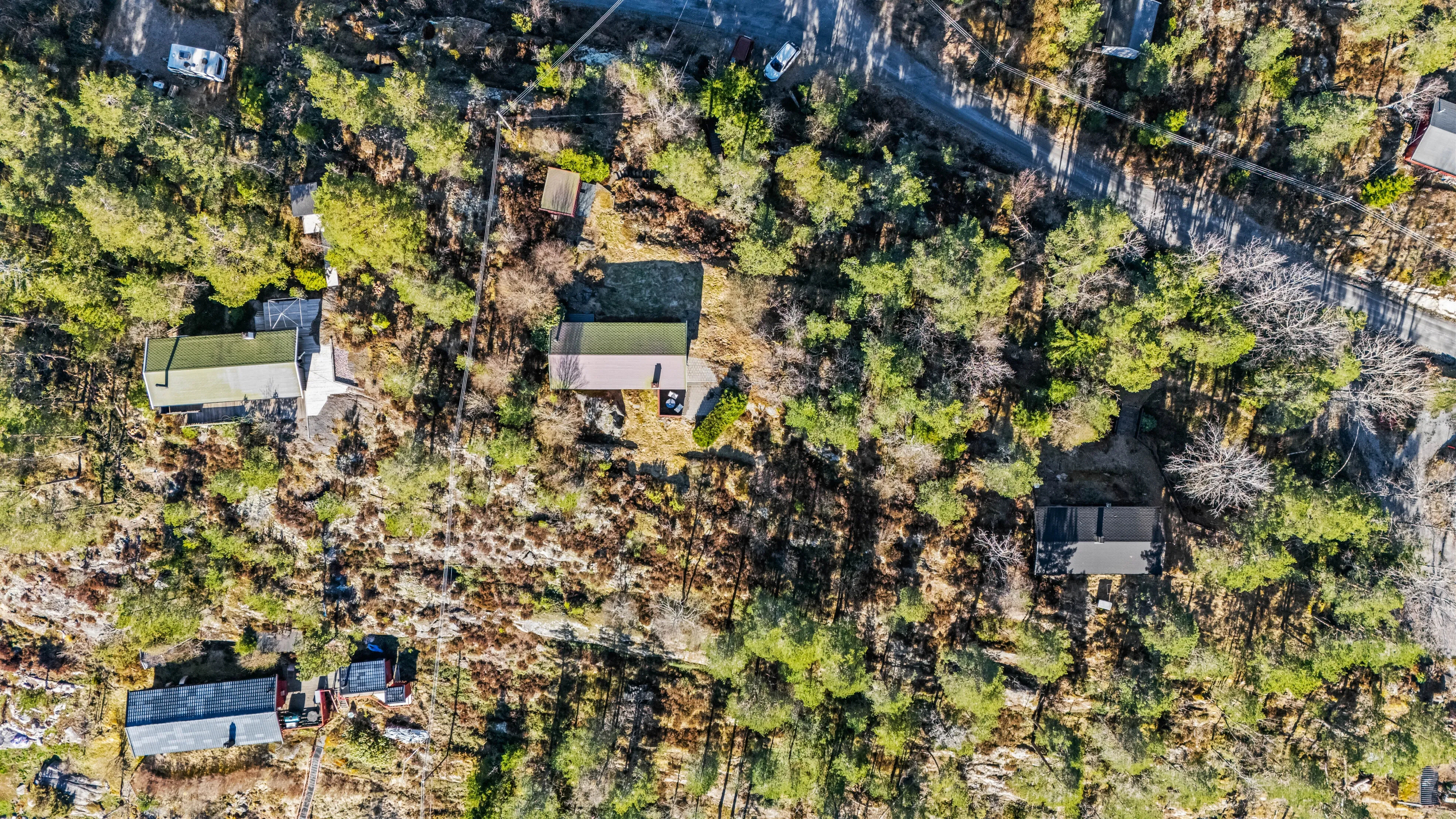1970s Norwegian Cabin with Expansive Land and Sunlit Terrace - View image 35 of 38