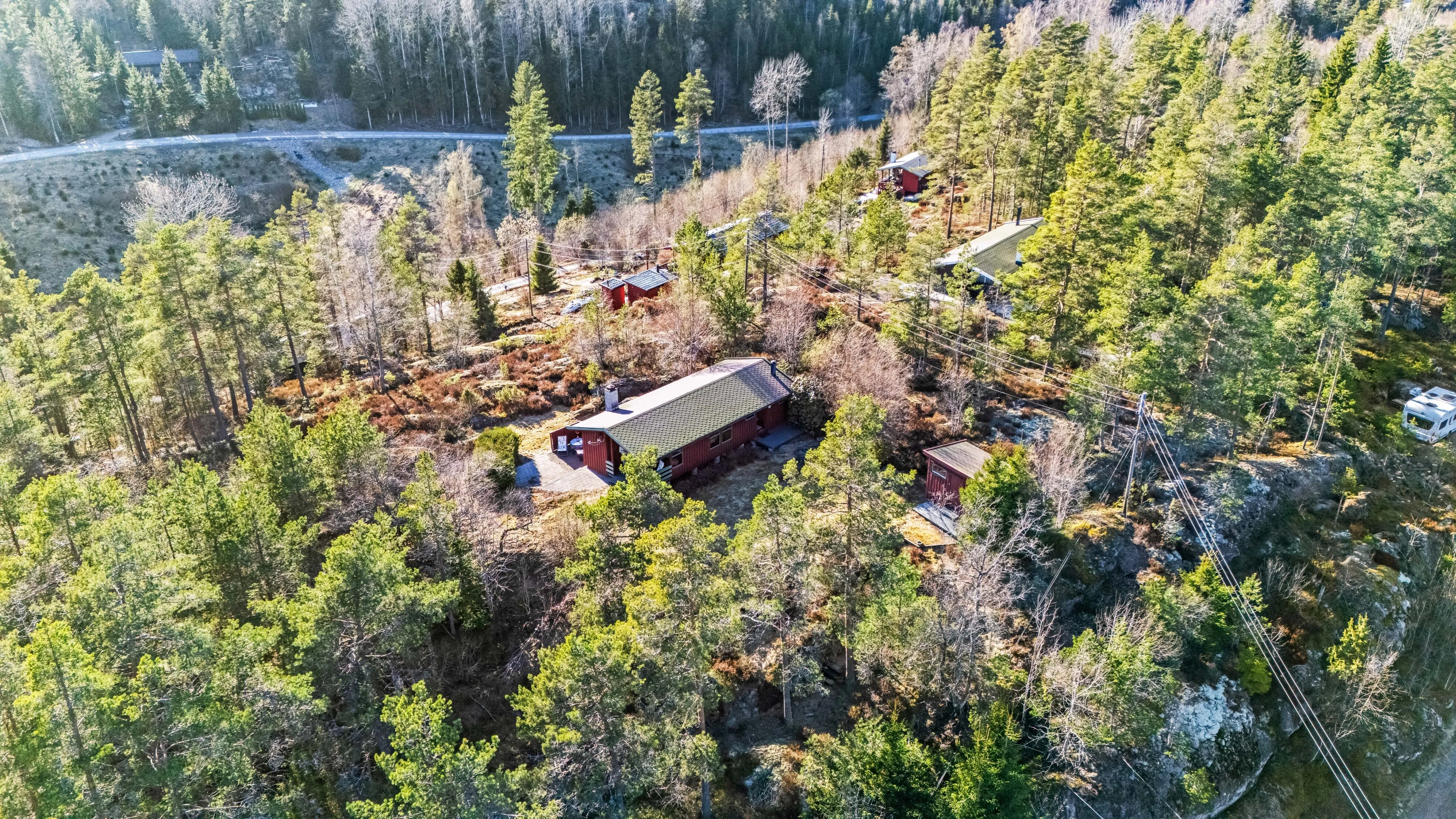1970s Norwegian Cabin with Expansive Land and Sunlit Terrace - View image 37 of 38