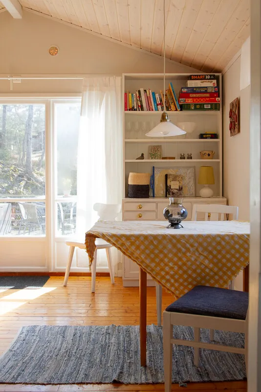 Swedish Island Retreat: 2-Bedroom Country House with Expansive Garden - View image 12 of 42