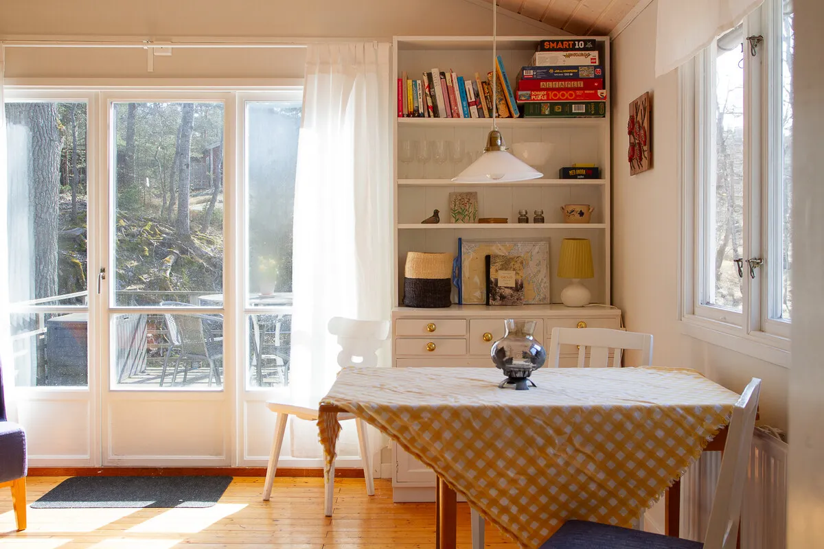 Swedish Island Retreat: 2-Bedroom Country House with Expansive Garden - View image 14 of 42