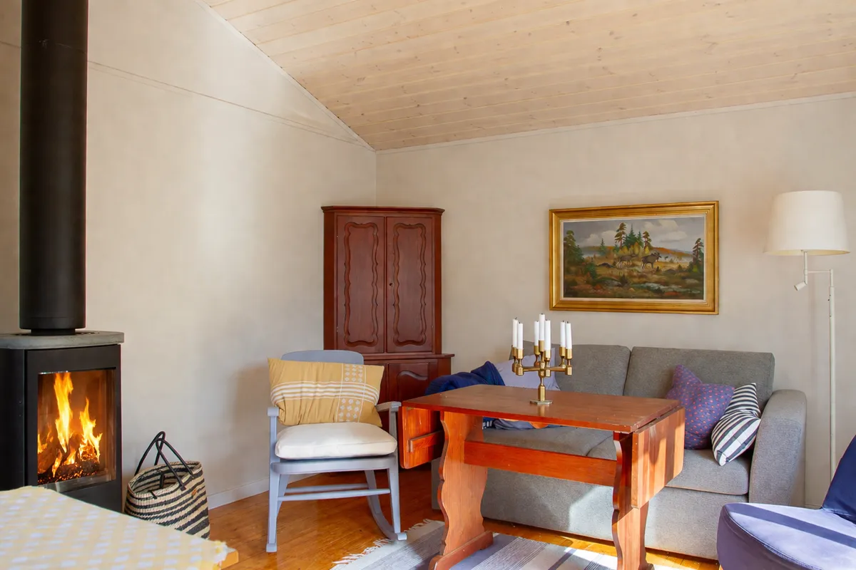 Swedish Island Retreat: 2-Bedroom Country House with Expansive Garden - View image 17 of 42