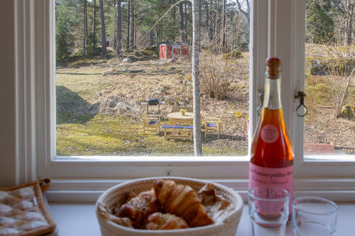 Swedish Island Retreat: 2-Bedroom Country House with Expansive Garden - View image 22 of 42