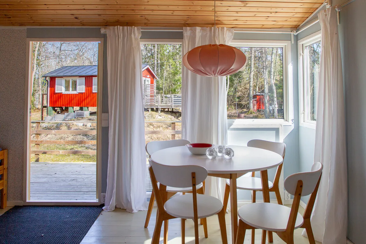 Swedish Island Retreat: 2-Bedroom Country House with Expansive Garden - View image 30 of 42