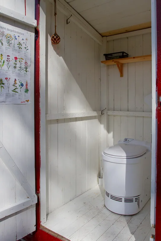 Swedish Island Retreat: 2-Bedroom Country House with Expansive Garden - View image 37 of 42