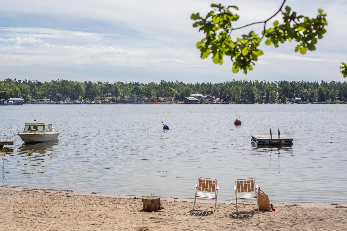 Swedish Island Retreat: 2-Bedroom Country House with Expansive Garden - View image 38 of 42
