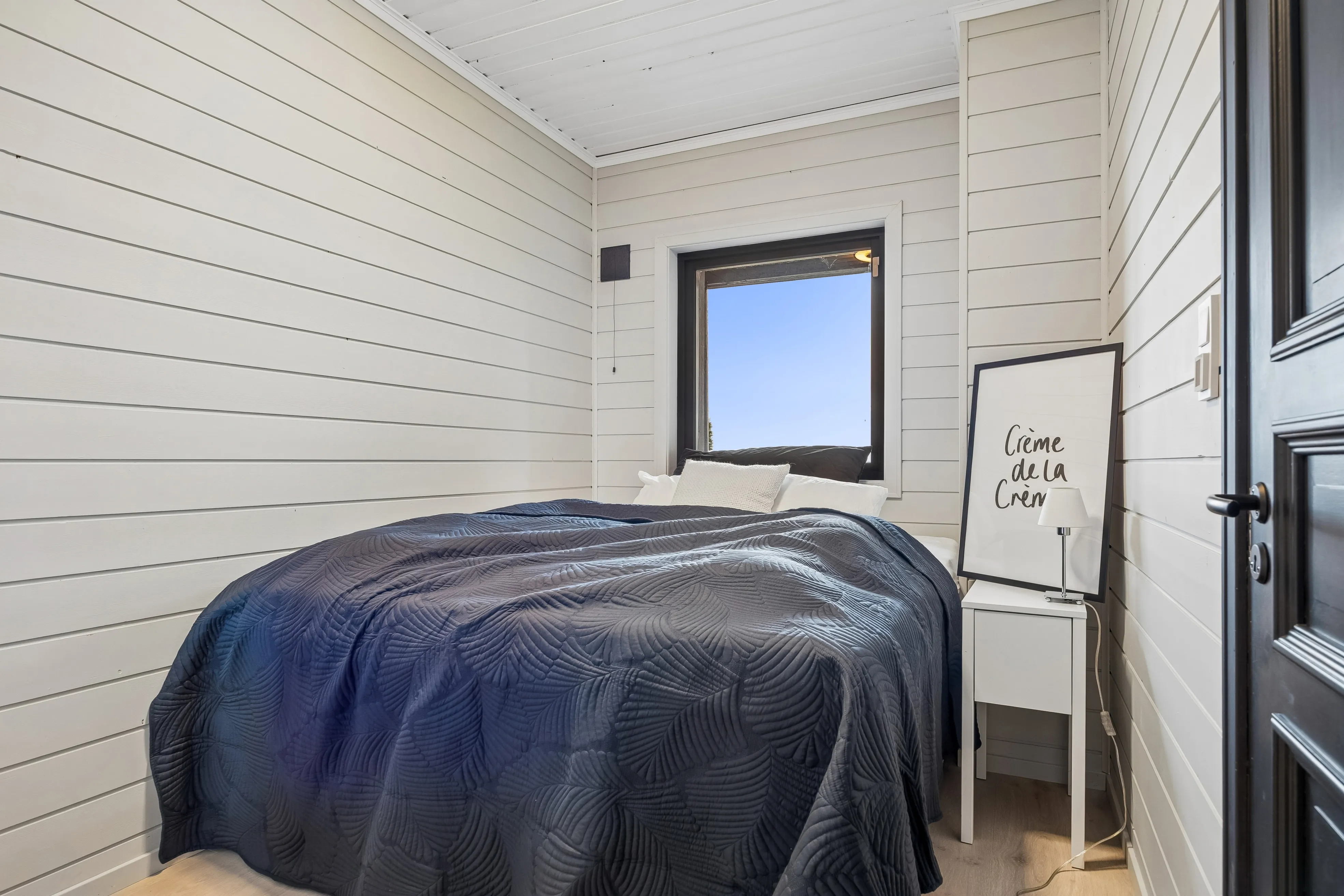 1980s 3-Bedroom House with Fjord Views and Expansive Terrace in Saksvik - View image 27 of 41