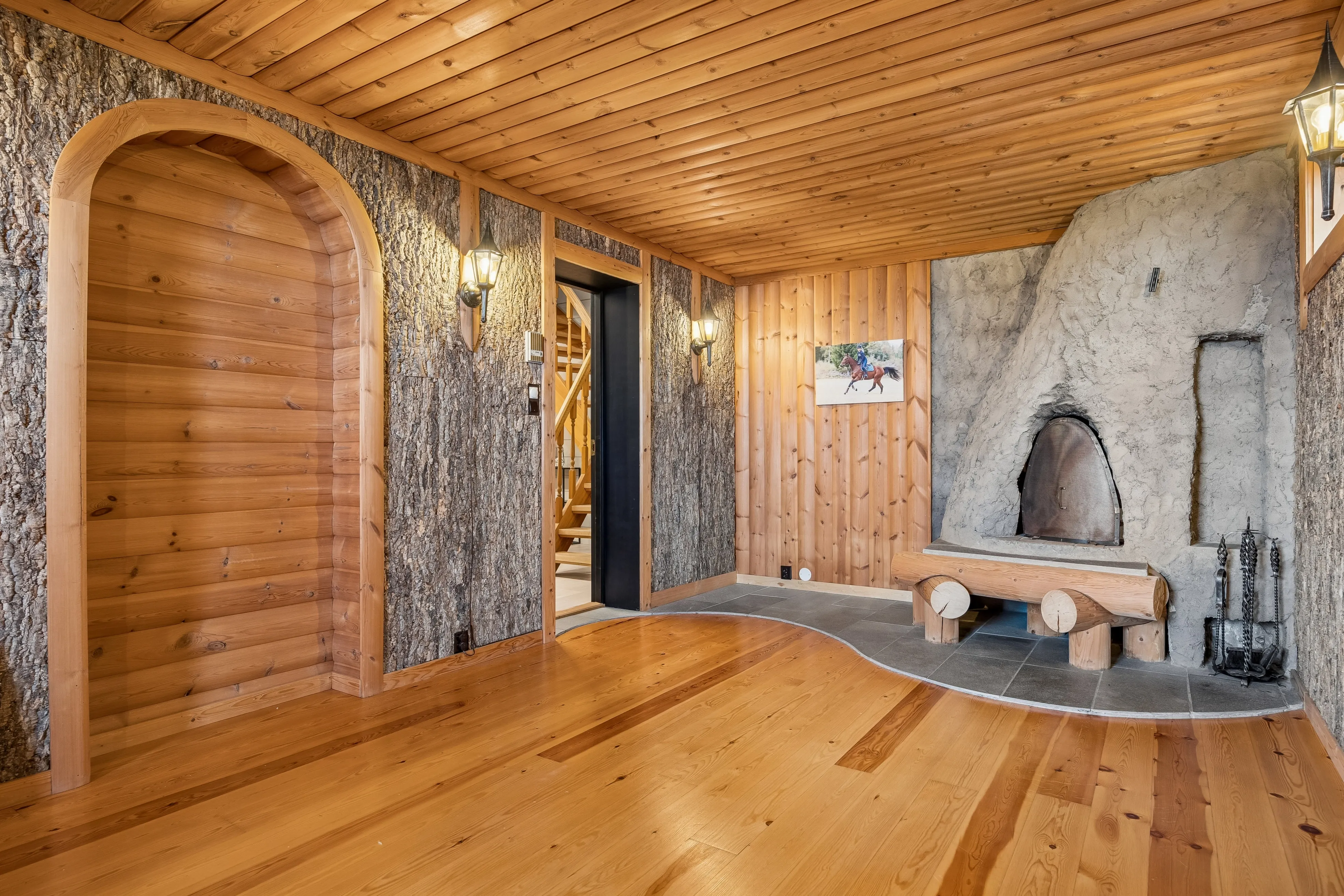 1980s 3-Bedroom House with Fjord Views and Expansive Terrace in Saksvik - View image 29 of 41