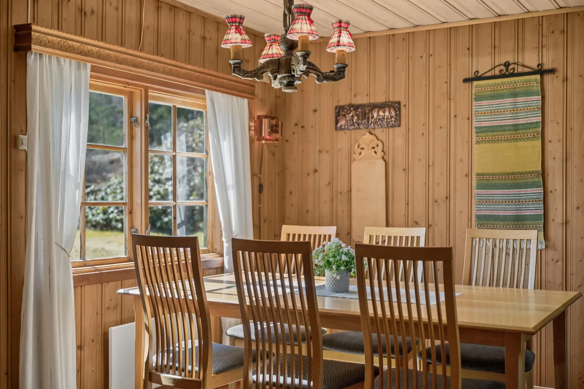 1960s Country House Overlooking Randsfjorden with Terrace and Parking - View image 8 of 34