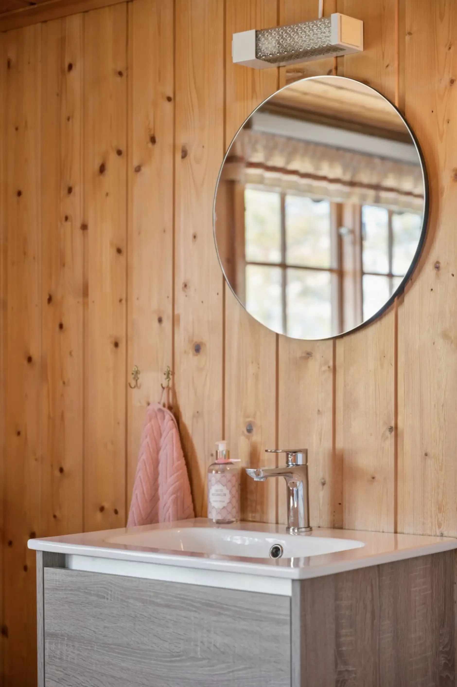 1960s Country House Overlooking Randsfjorden with Terrace and Parking - View image 14 of 34