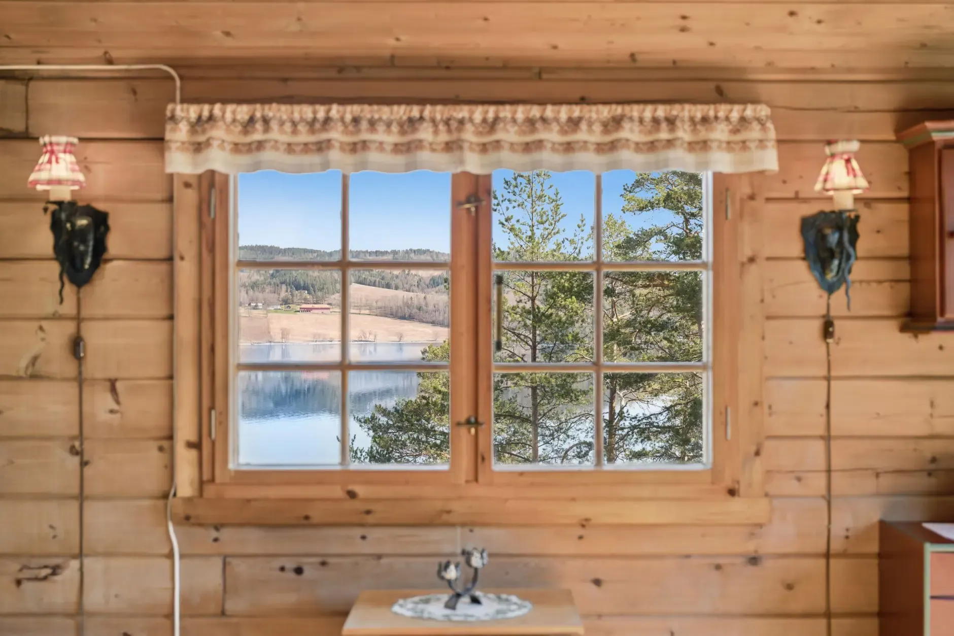 1960s Country House Overlooking Randsfjorden with Terrace and Parking - View image 16 of 34