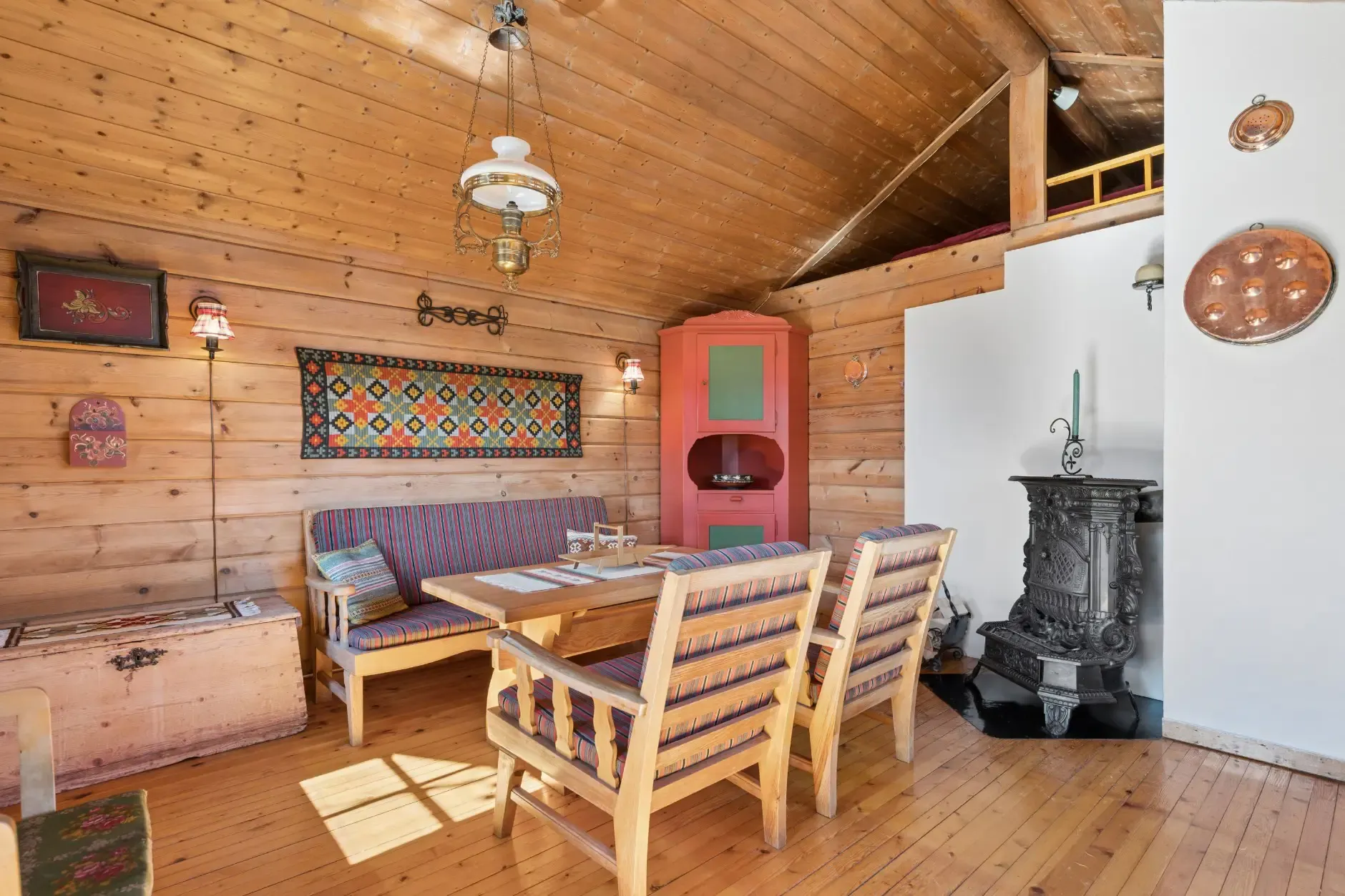 1960s Country House Overlooking Randsfjorden with Terrace and Parking - View image 17 of 34