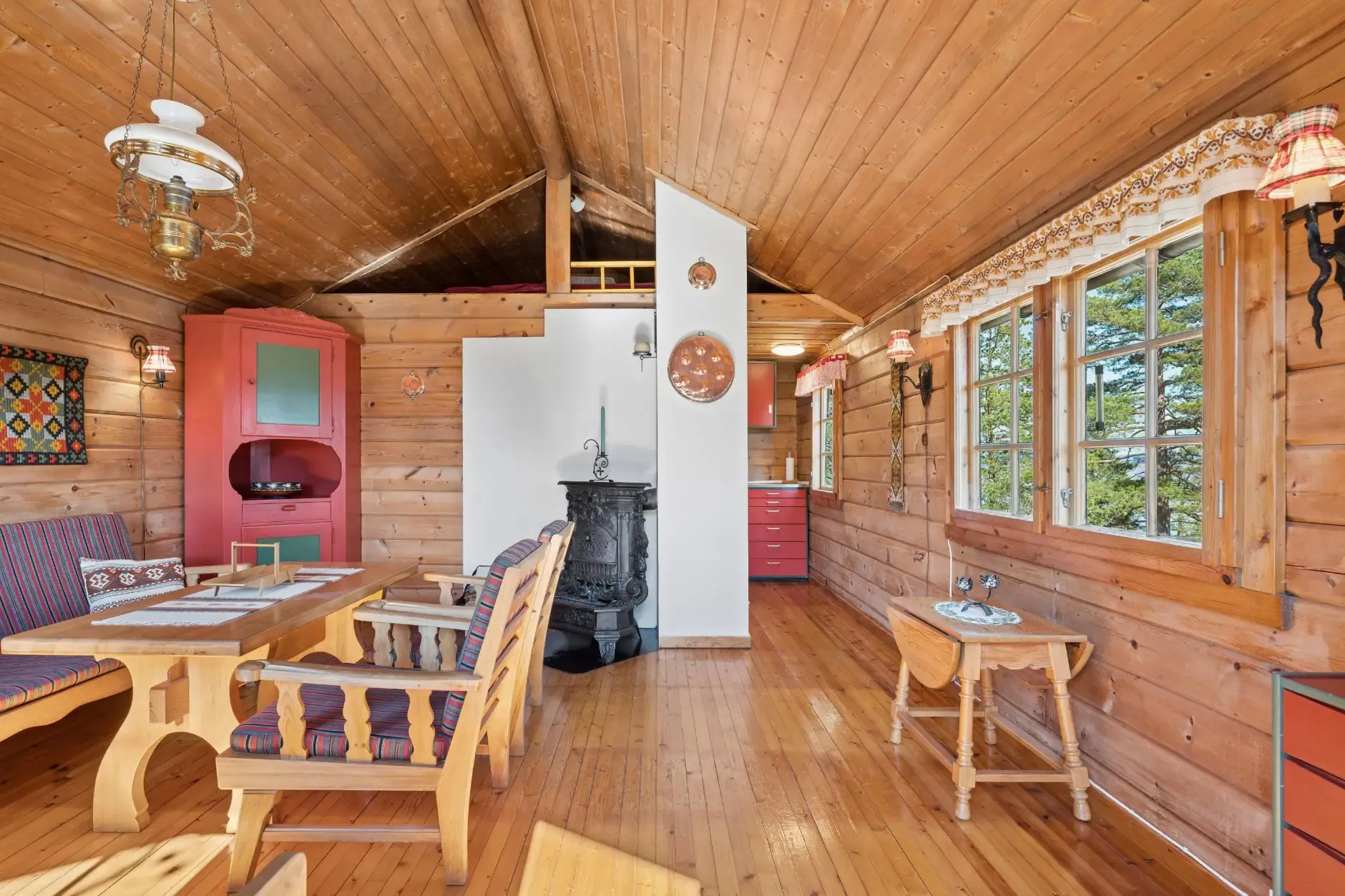 1960s Country House Overlooking Randsfjorden with Terrace and Parking - View image 19 of 34