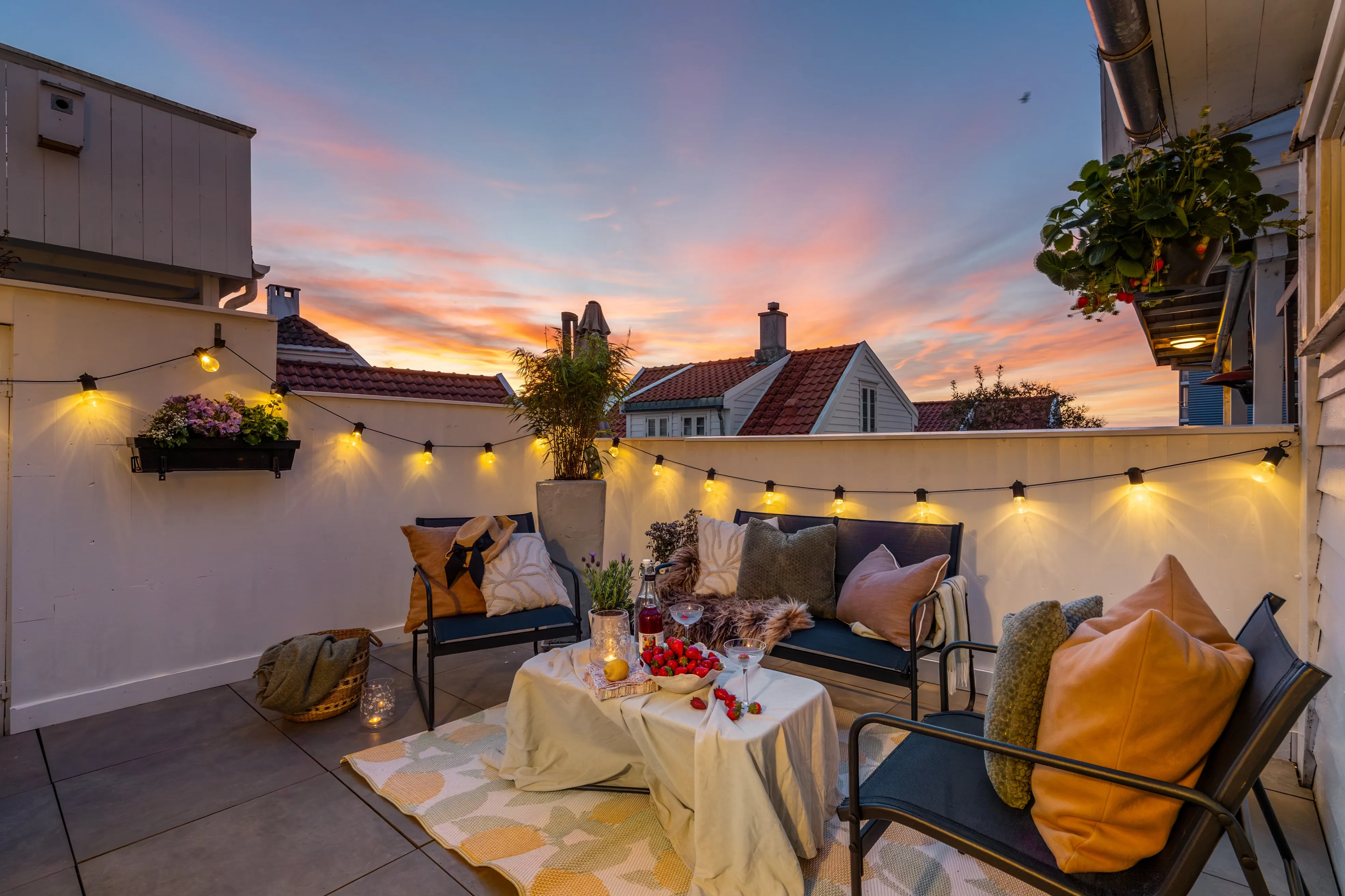 Historic 1868 Stavanger House with Sea Views and Garden Terrace - Image 2