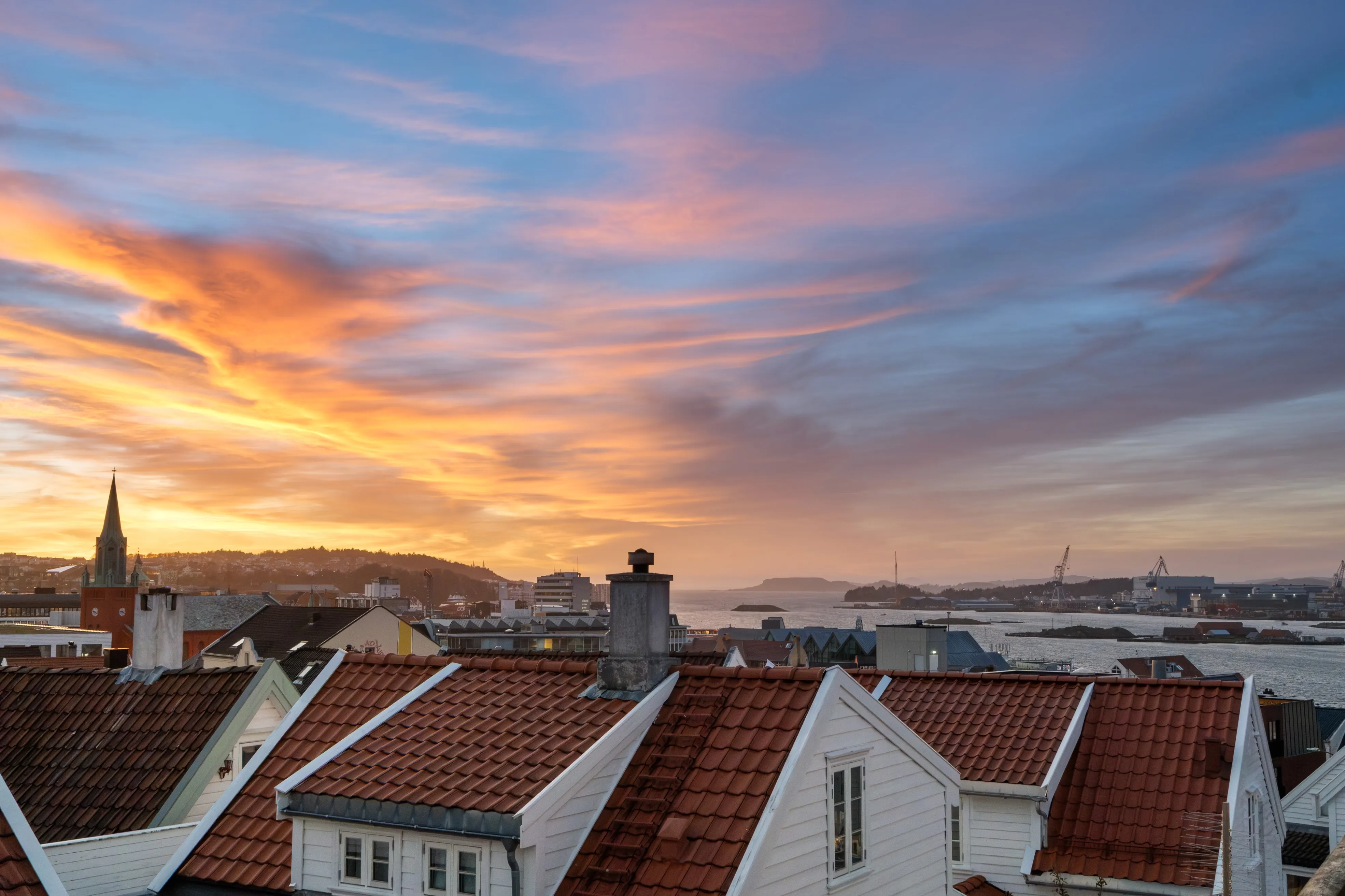Historic 1868 Stavanger House with Sea Views and Garden Terrace - Image 4