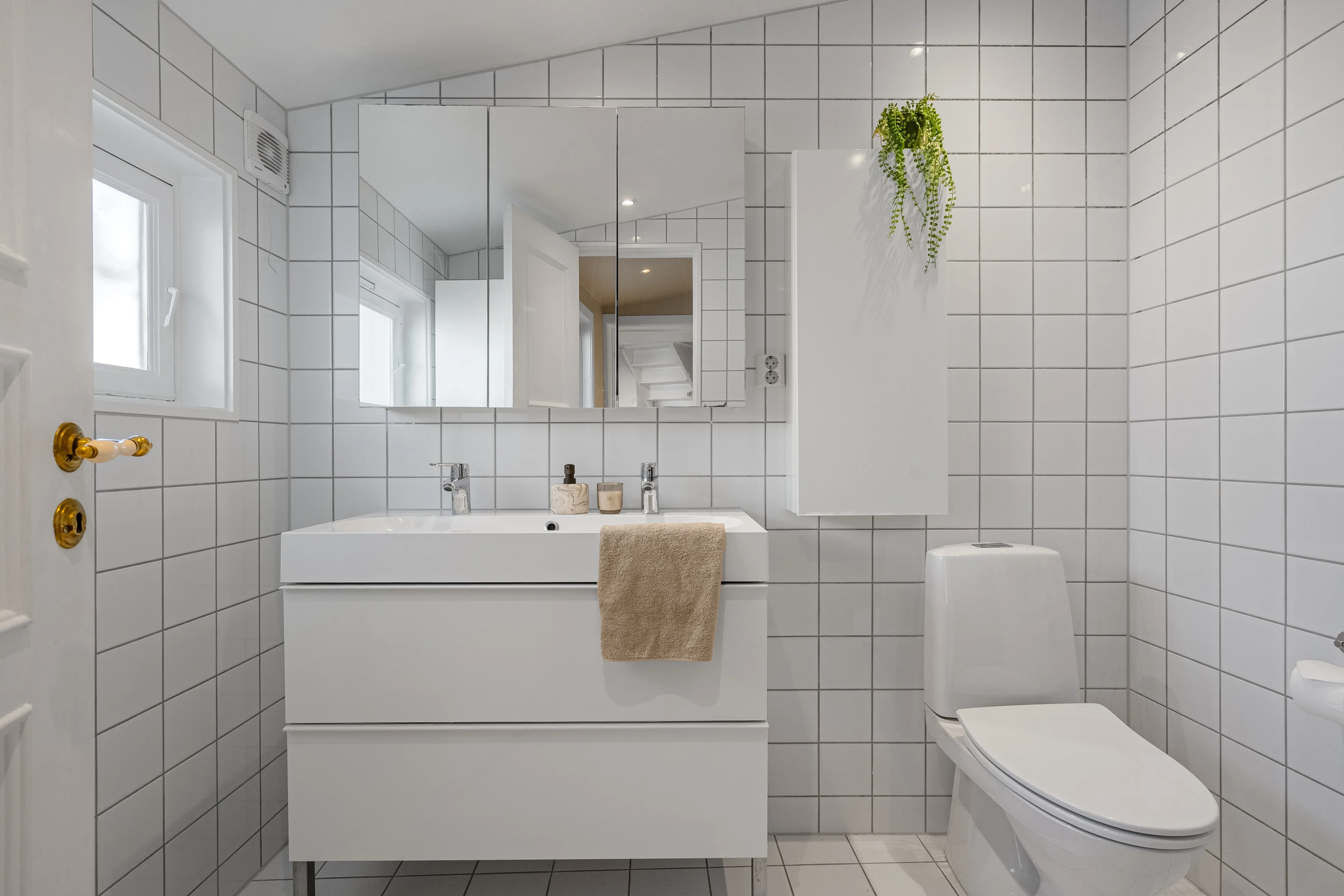 Historic 1868 Stavanger House with Sea Views and Garden Terrace - View image 23 of 45