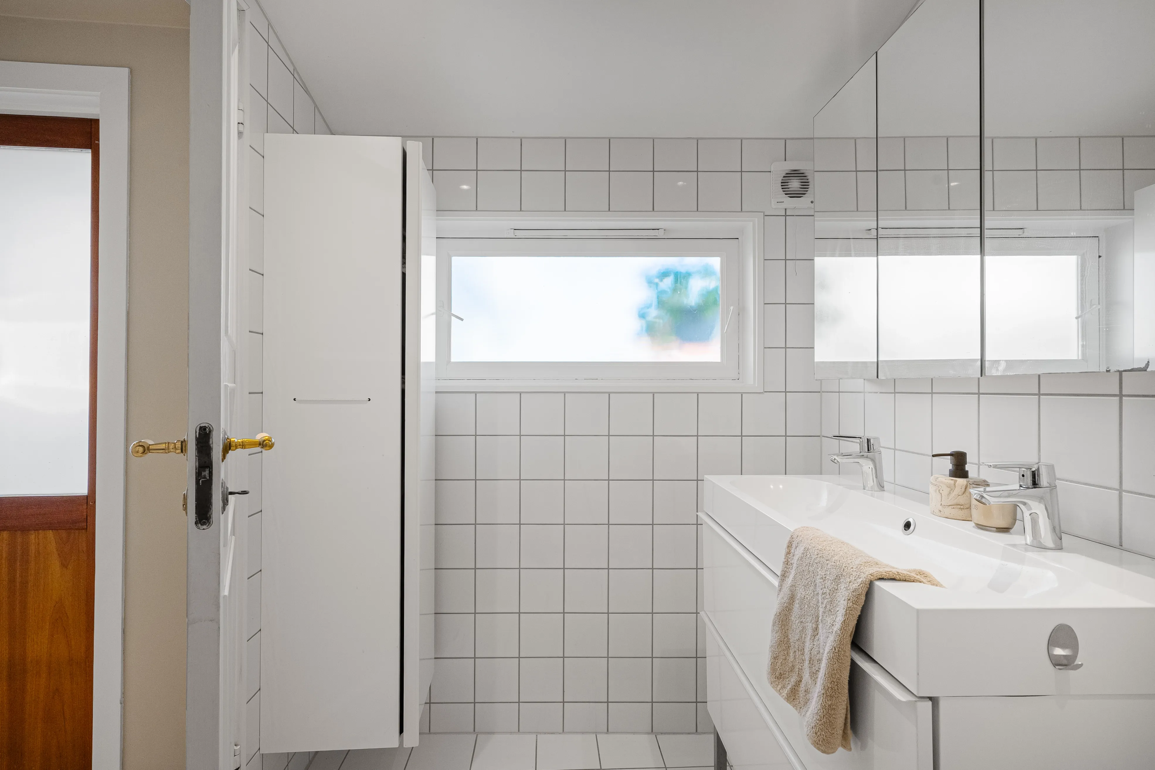 Historic 1868 Stavanger House with Sea Views and Garden Terrace - View image 24 of 45