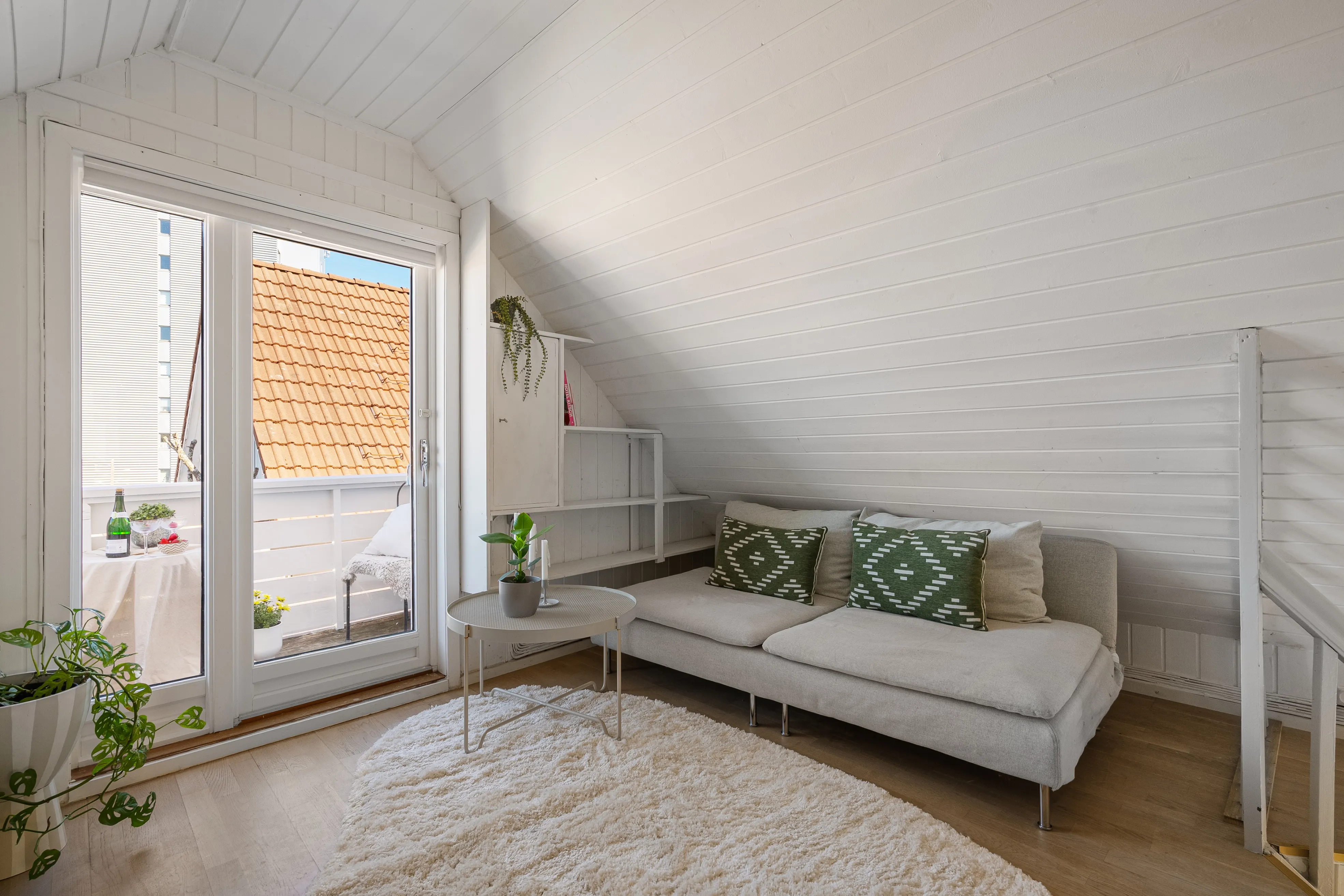 Historic 1868 Stavanger House with Sea Views and Garden Terrace - View image 31 of 45