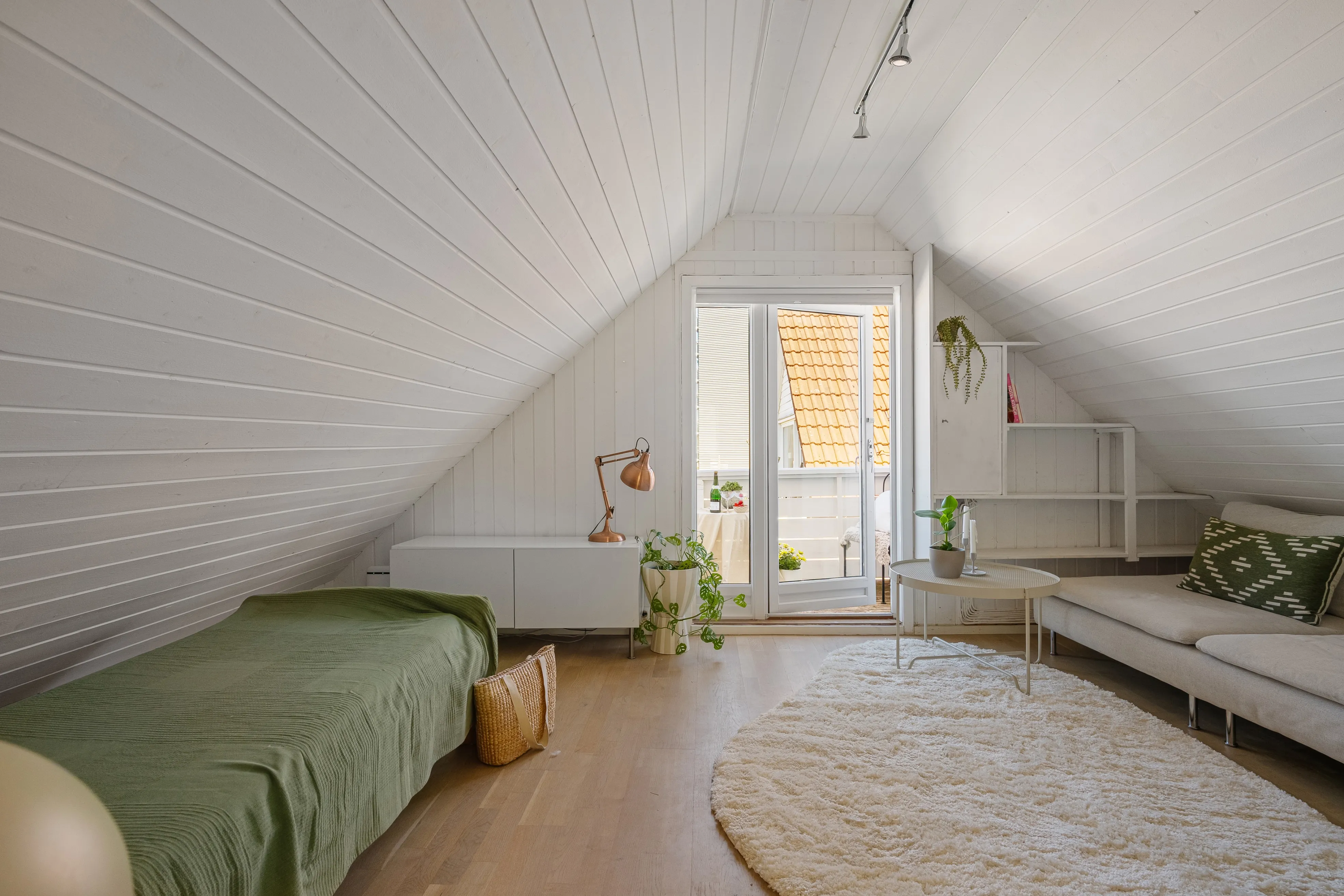 Historic 1868 Stavanger House with Sea Views and Garden Terrace - View image 32 of 45