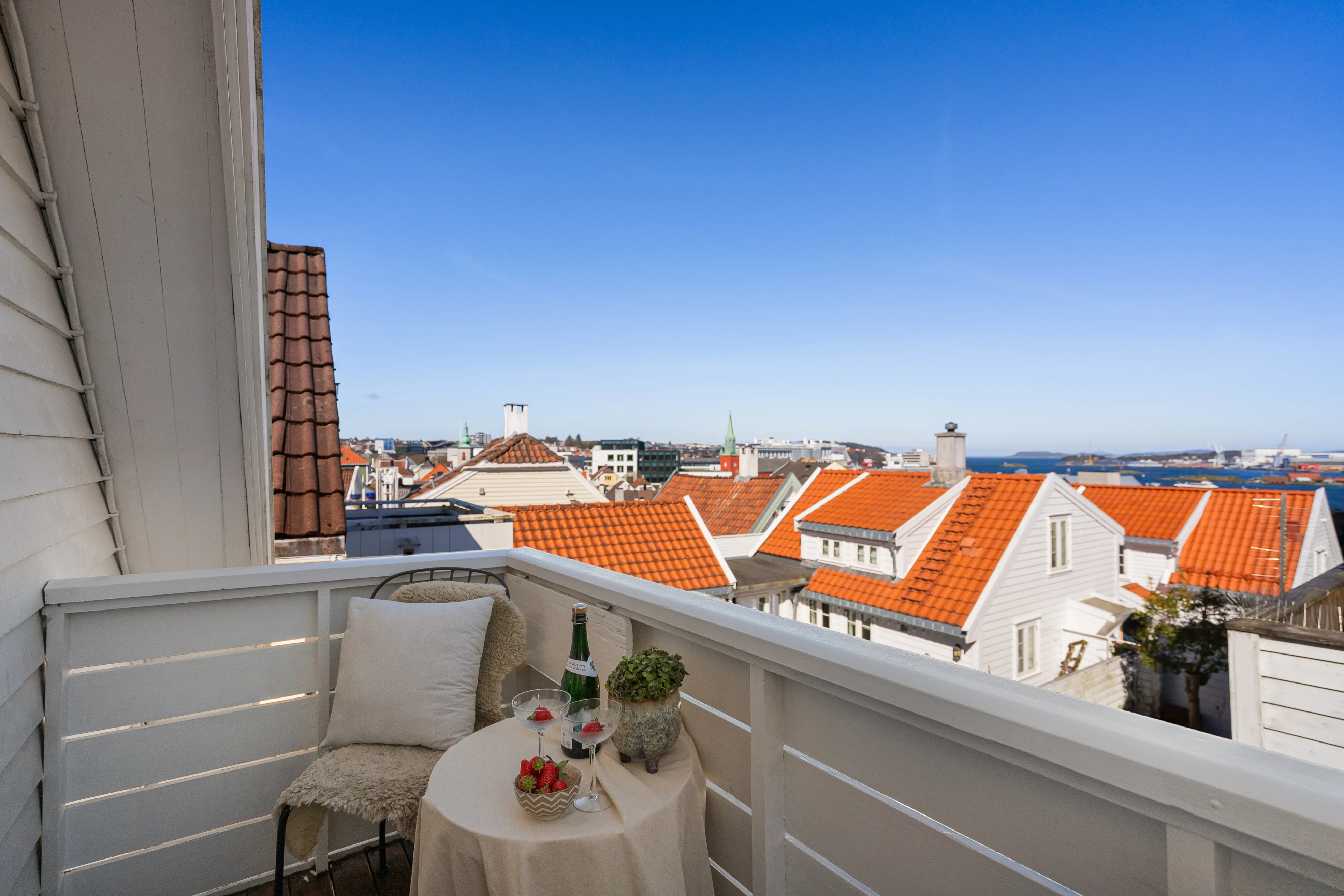 Historic 1868 Stavanger House with Sea Views and Garden Terrace - View image 37 of 45