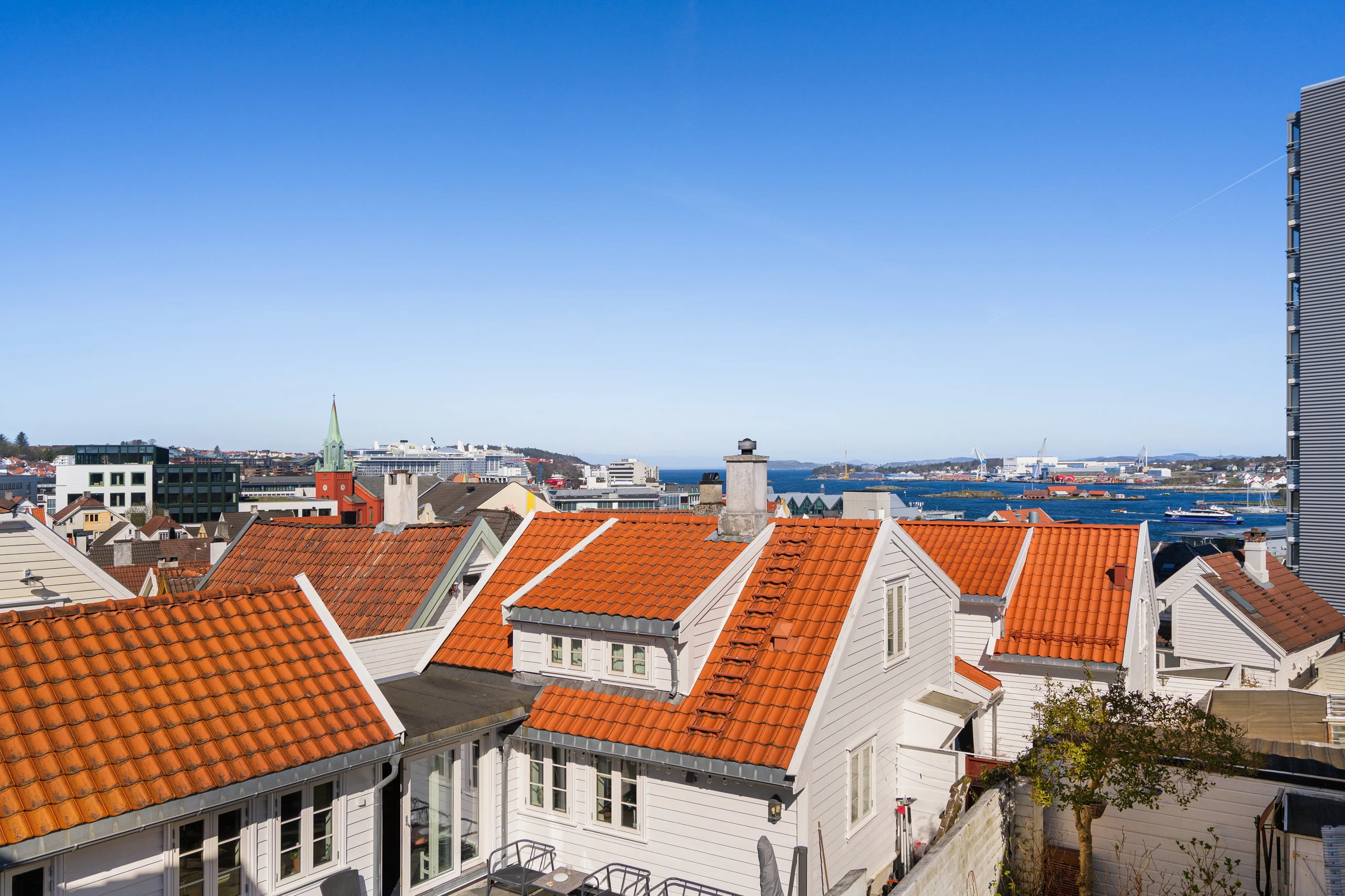 Historic 1868 Stavanger House with Sea Views and Garden Terrace - View image 40 of 45
