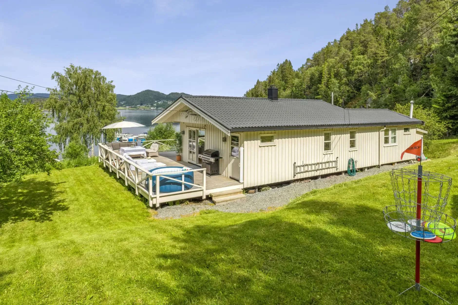 Single-Storey House Near Åsenfjord with Terrace and Parking - View image 7 of 29