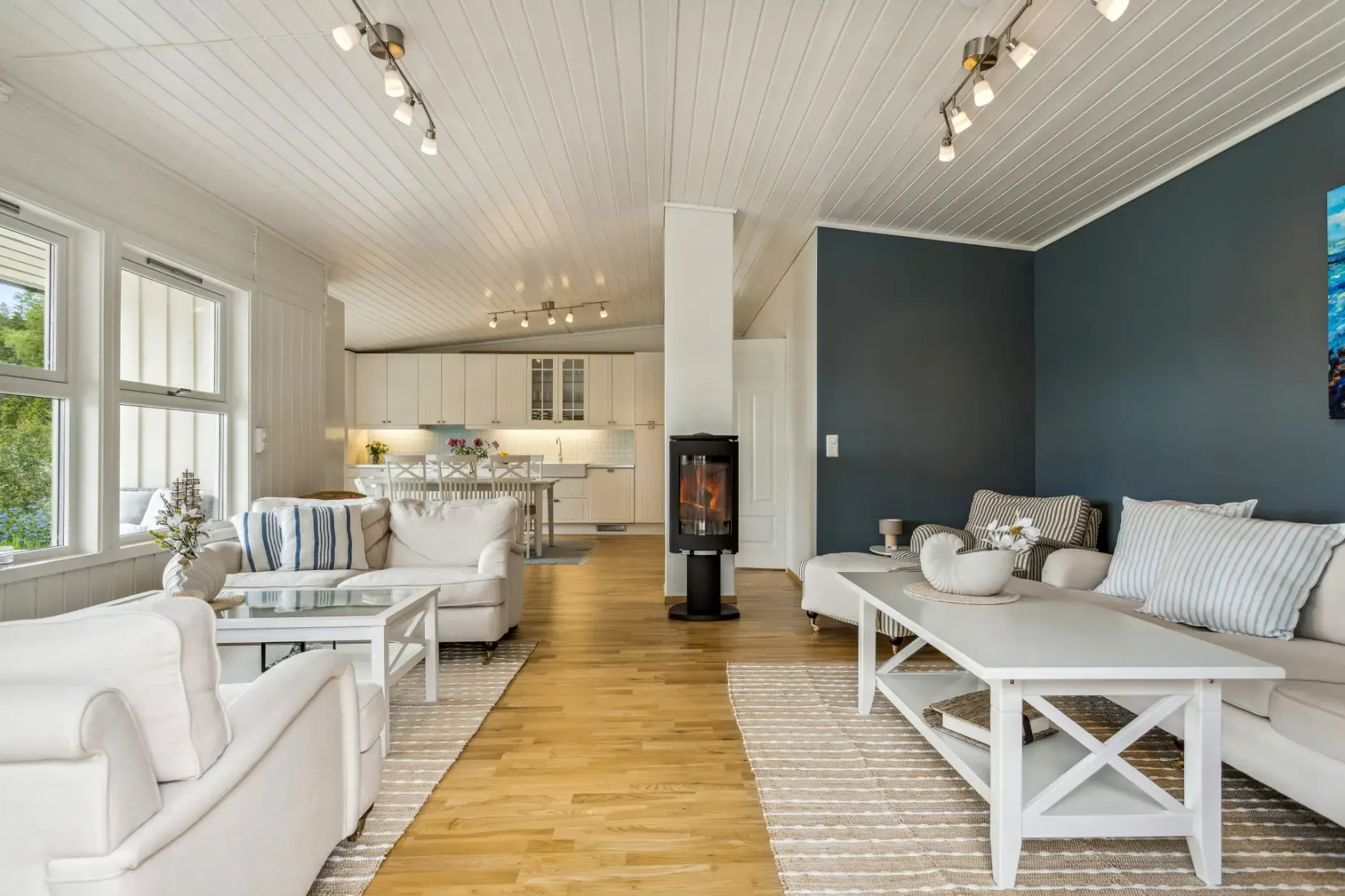 Single-Storey House Near Åsenfjord with Terrace and Parking - View image 12 of 29