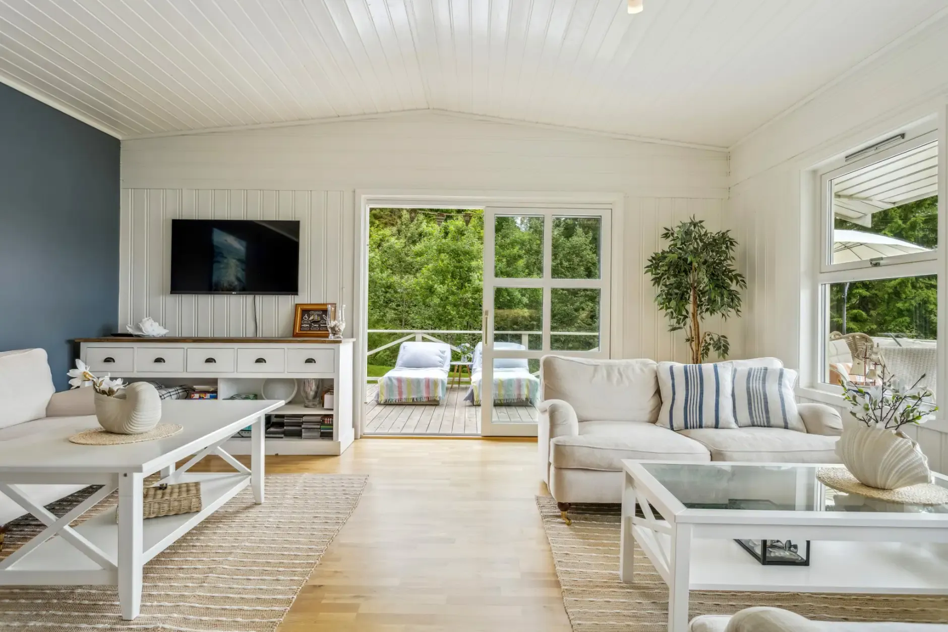 Single-Storey House Near Åsenfjord with Terrace and Parking - View image 13 of 29