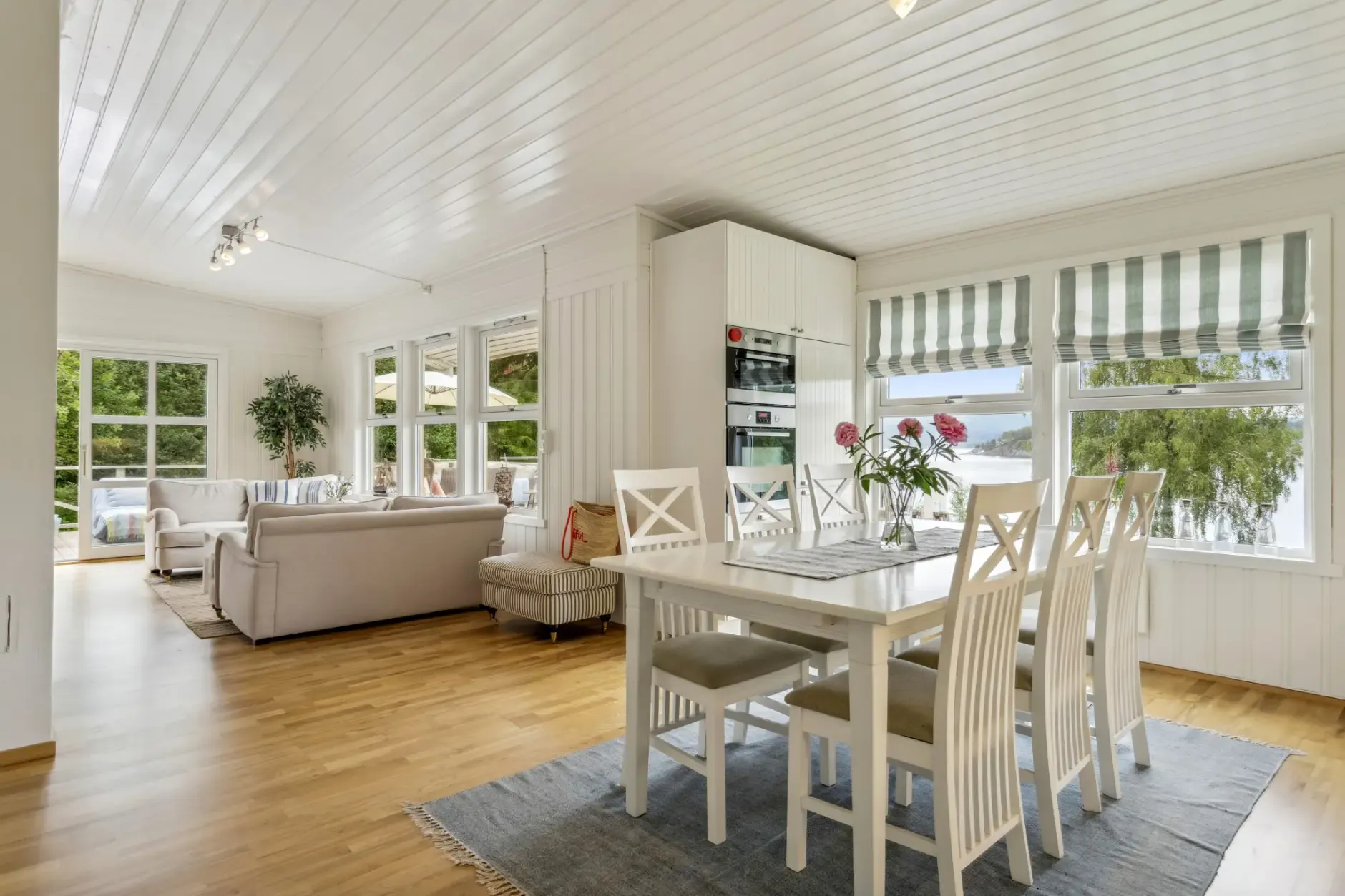 Single-Storey House Near Åsenfjord with Terrace and Parking - View image 15 of 29