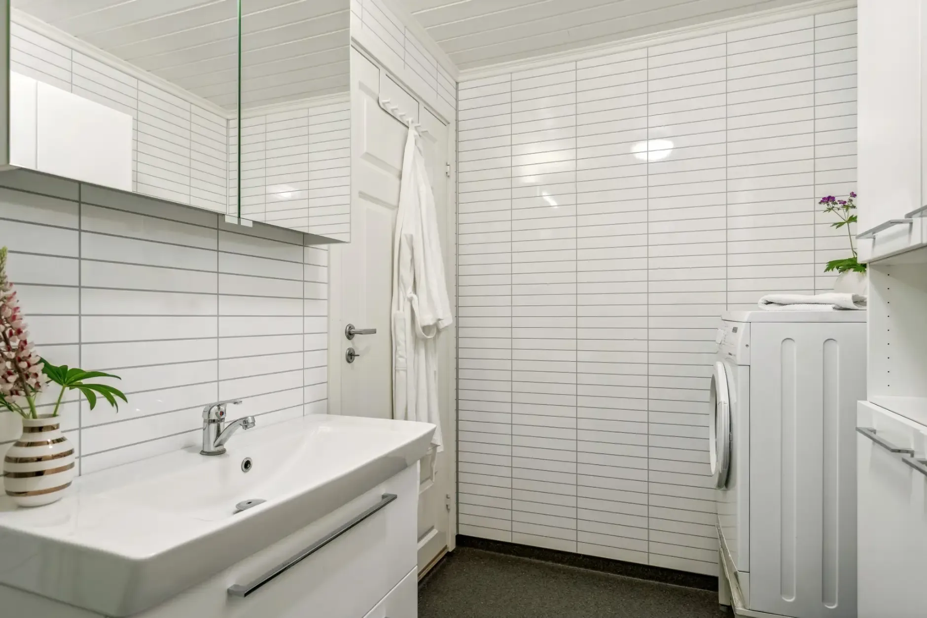 Single-Storey House Near Åsenfjord with Terrace and Parking - View image 18 of 29