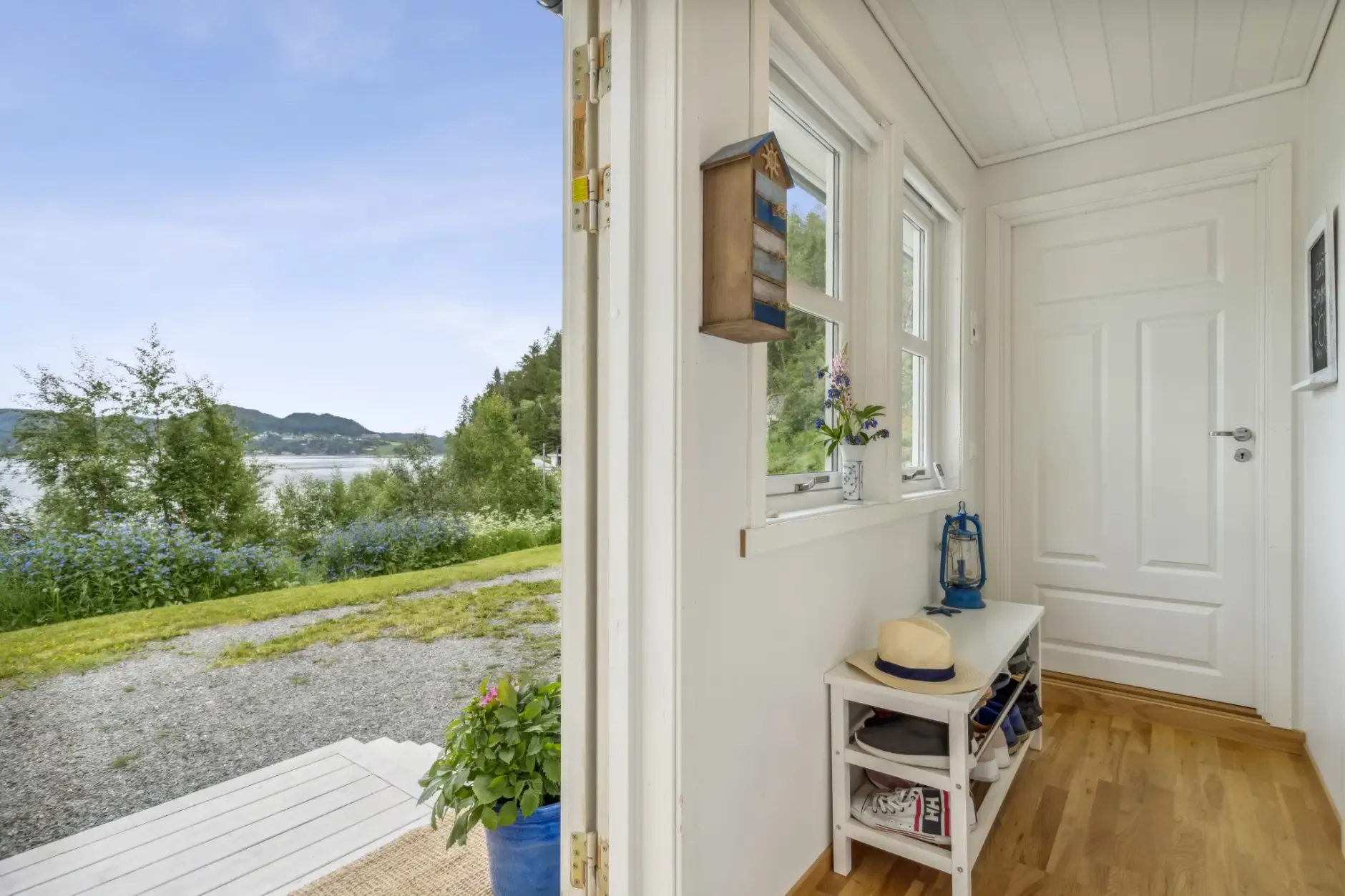 Single-Storey House Near Åsenfjord with Terrace and Parking - View image 26 of 29