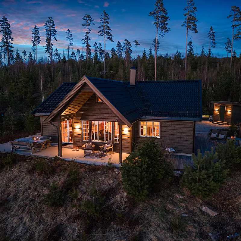 Contemporary 3-Bedroom Cabin with Expansive Terrace in Norway's Tranquil Rømskog