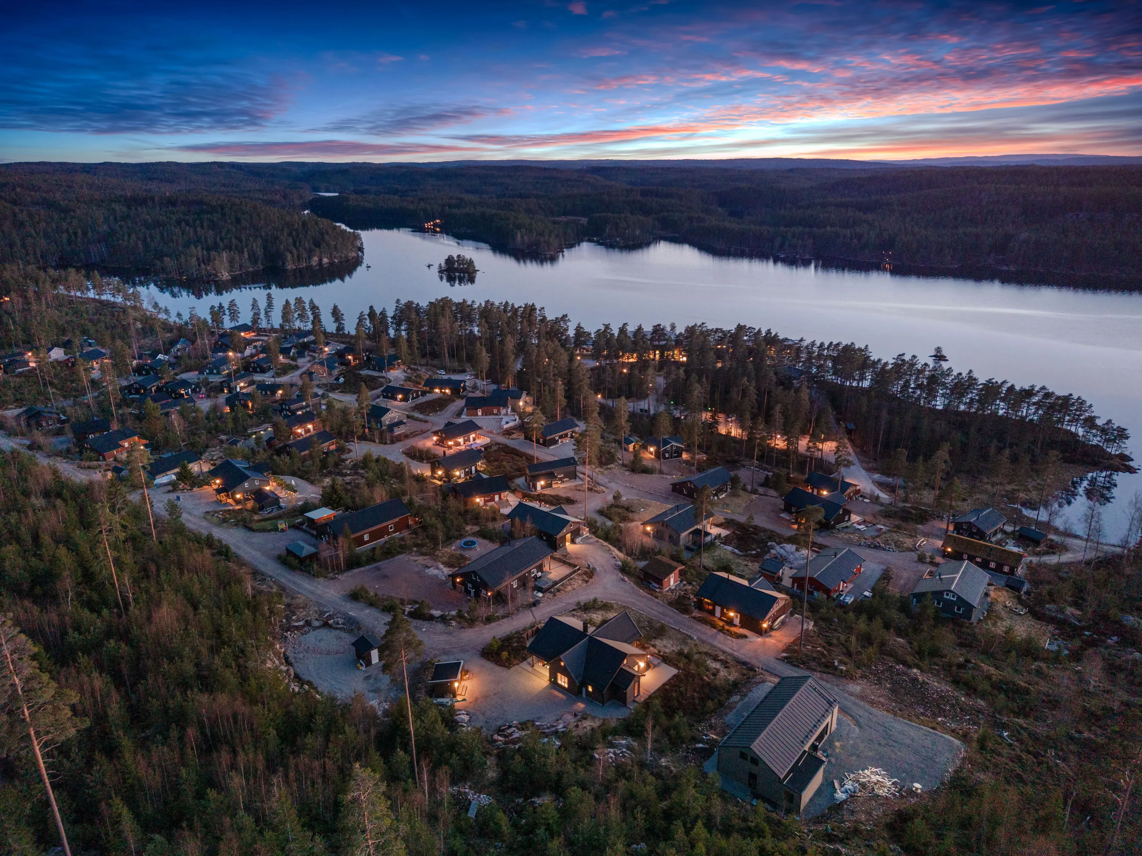 Contemporary 3-Bedroom Cabin with Expansive Terrace in Norway's Tranquil Rømskog - Image 4