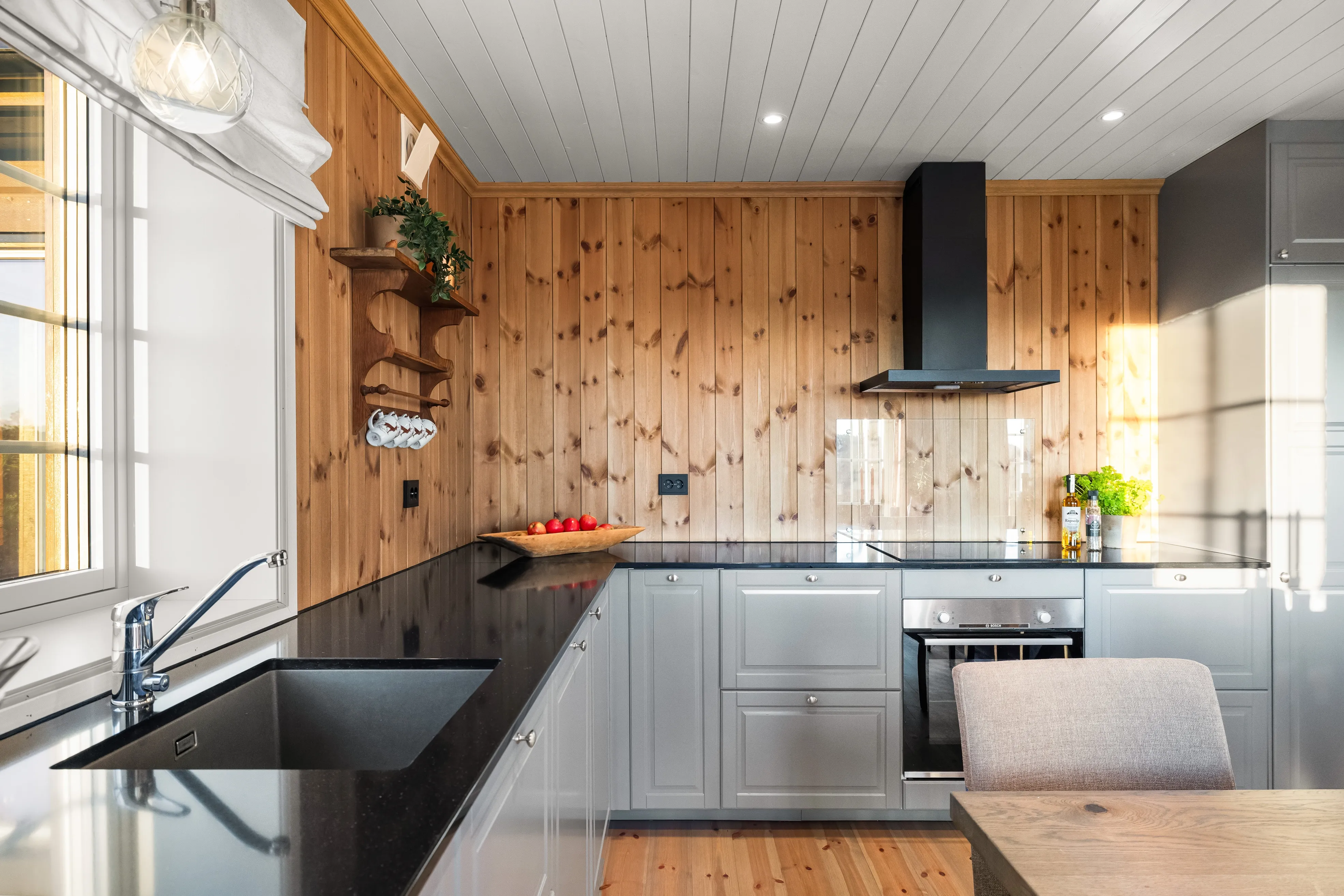 Contemporary 3-Bedroom Cabin with Expansive Terrace in Norway's Tranquil Rømskog - View image 17 of 41