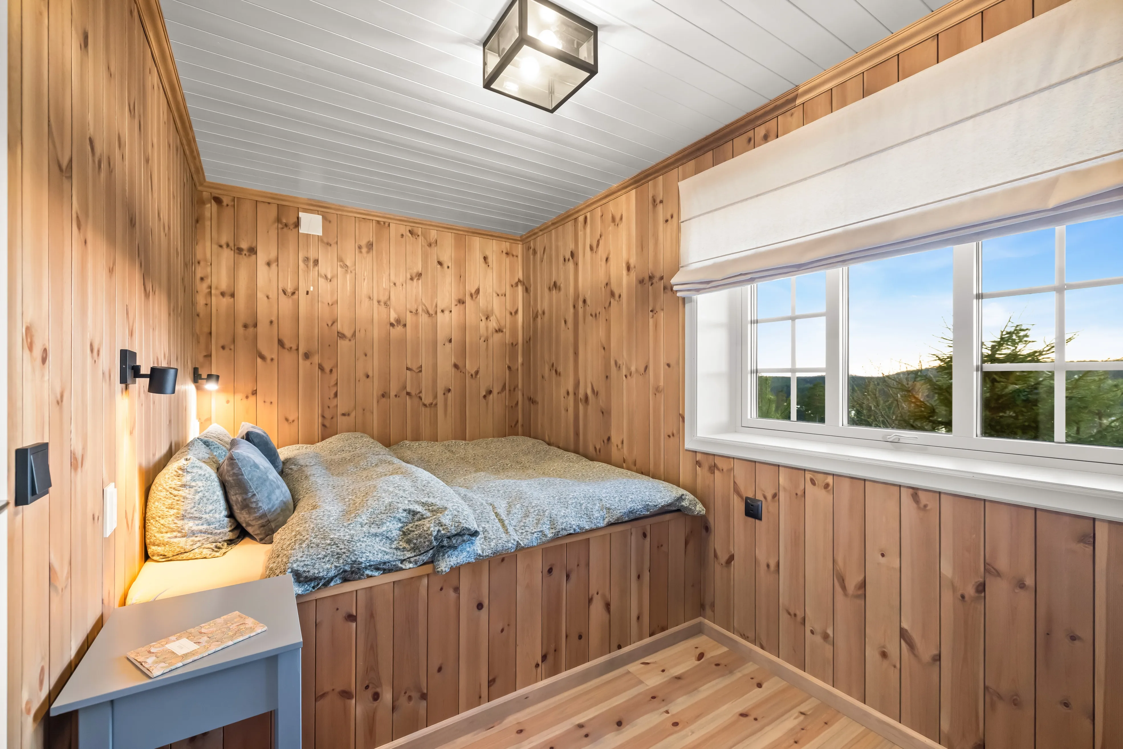 Contemporary 3-Bedroom Cabin with Expansive Terrace in Norway's Tranquil Rømskog - View image 25 of 41