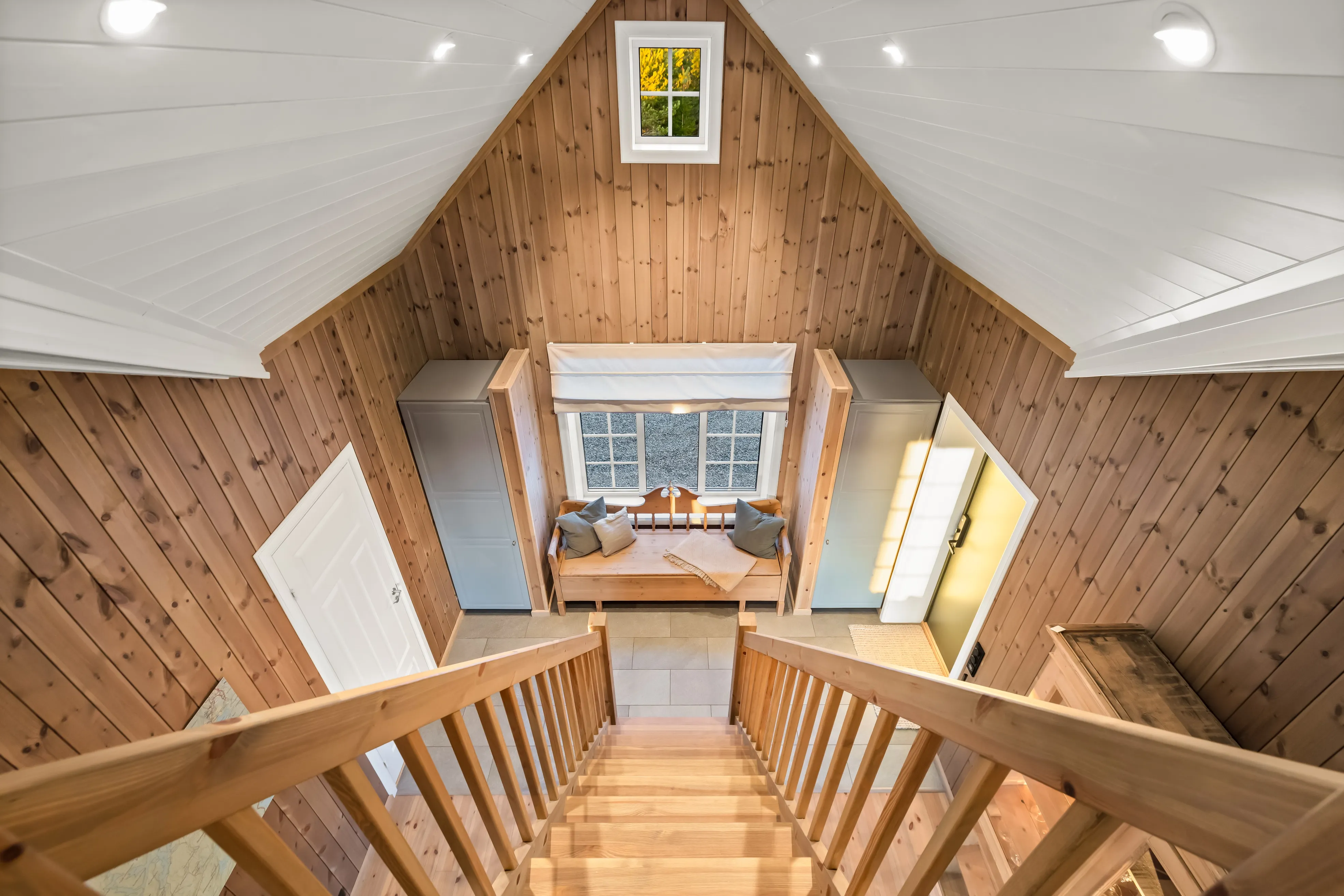 Contemporary 3-Bedroom Cabin with Expansive Terrace in Norway's Tranquil Rømskog - View image 35 of 41