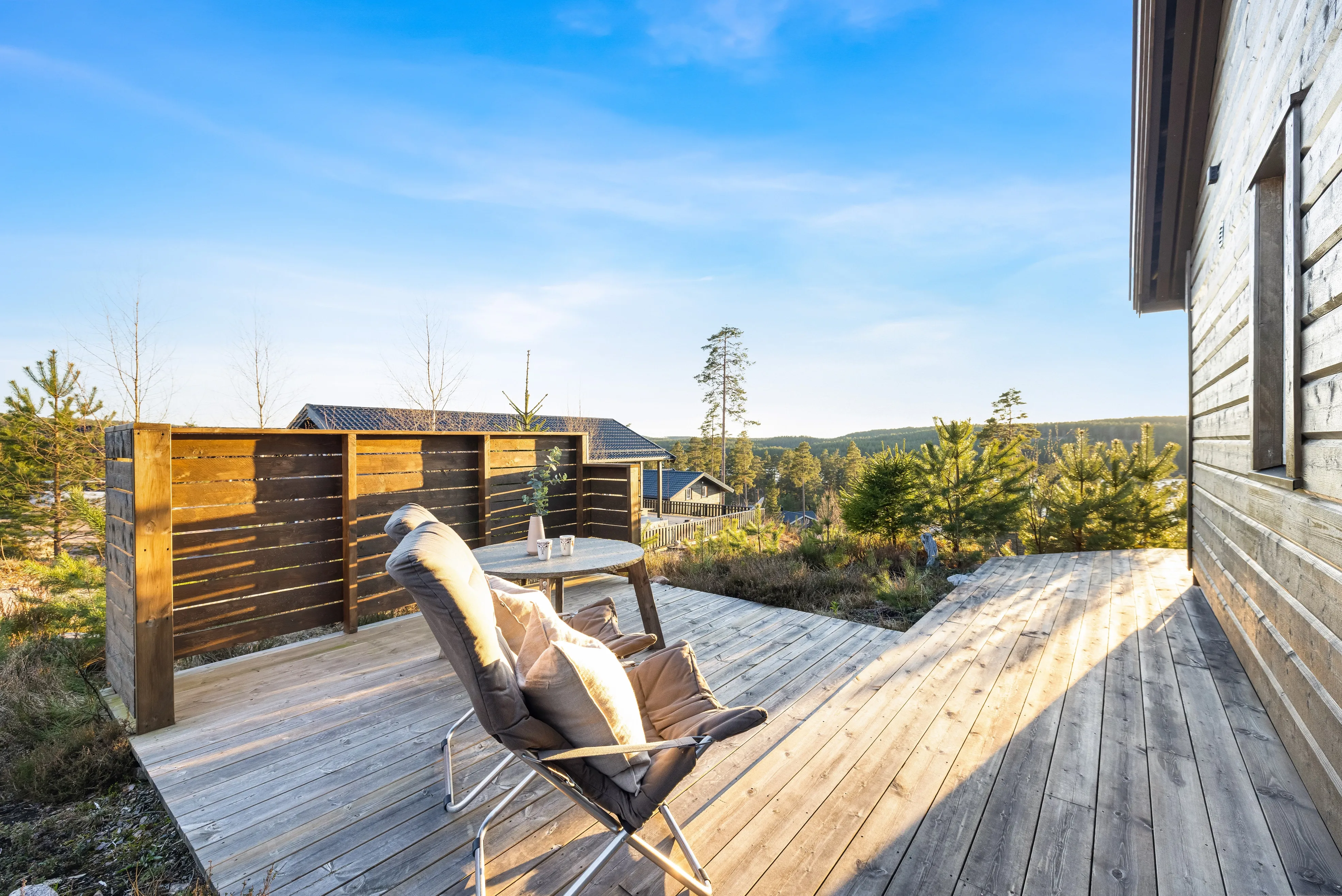 Contemporary 3-Bedroom Cabin with Expansive Terrace in Norway's Tranquil Rømskog - View image 38 of 41
