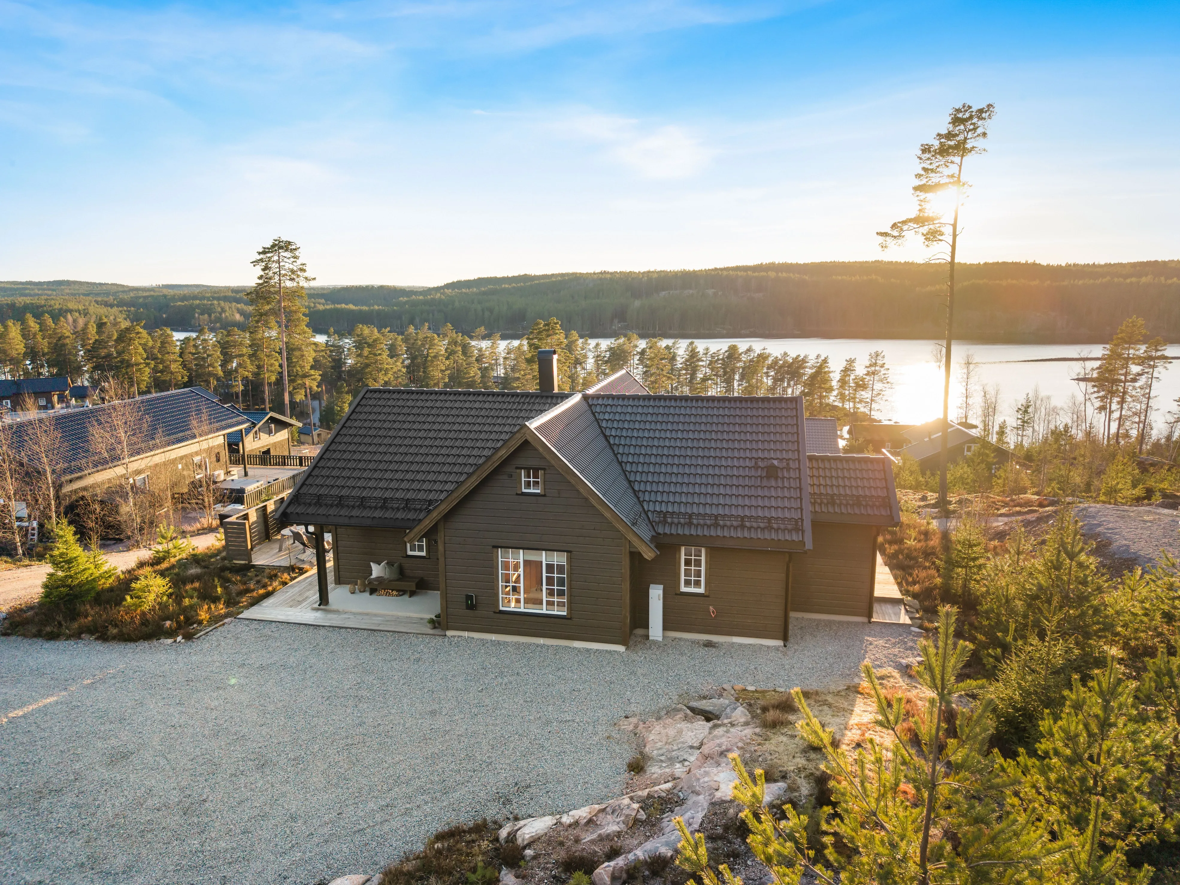 Contemporary 3-Bedroom Cabin with Expansive Terrace in Norway's Tranquil Rømskog - View image 39 of 41