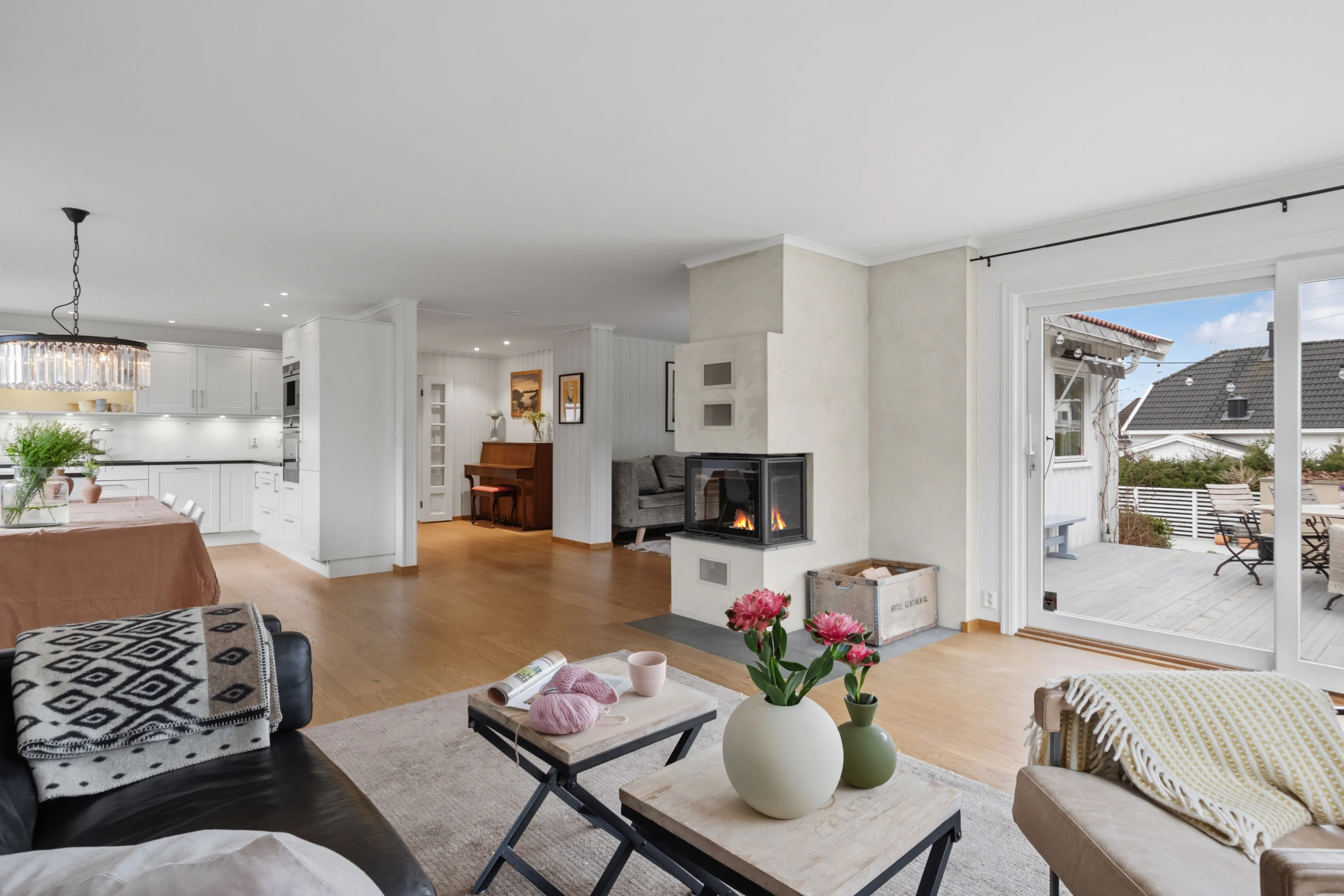 1960s Norwegian House with Garden and Sea Access in Torød - Image 5