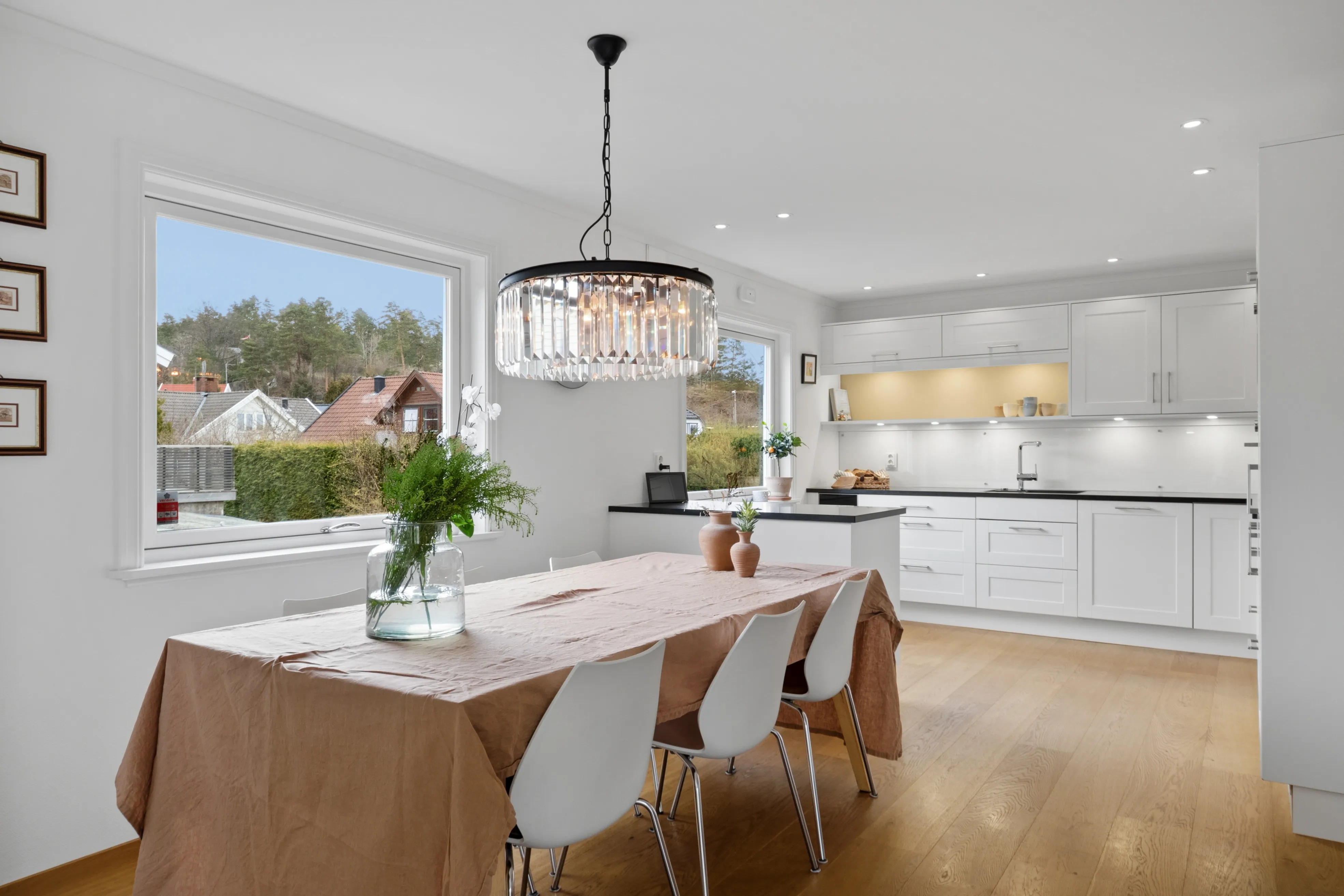 1960s Norwegian House with Garden and Sea Access in Torød - View image 9 of 53