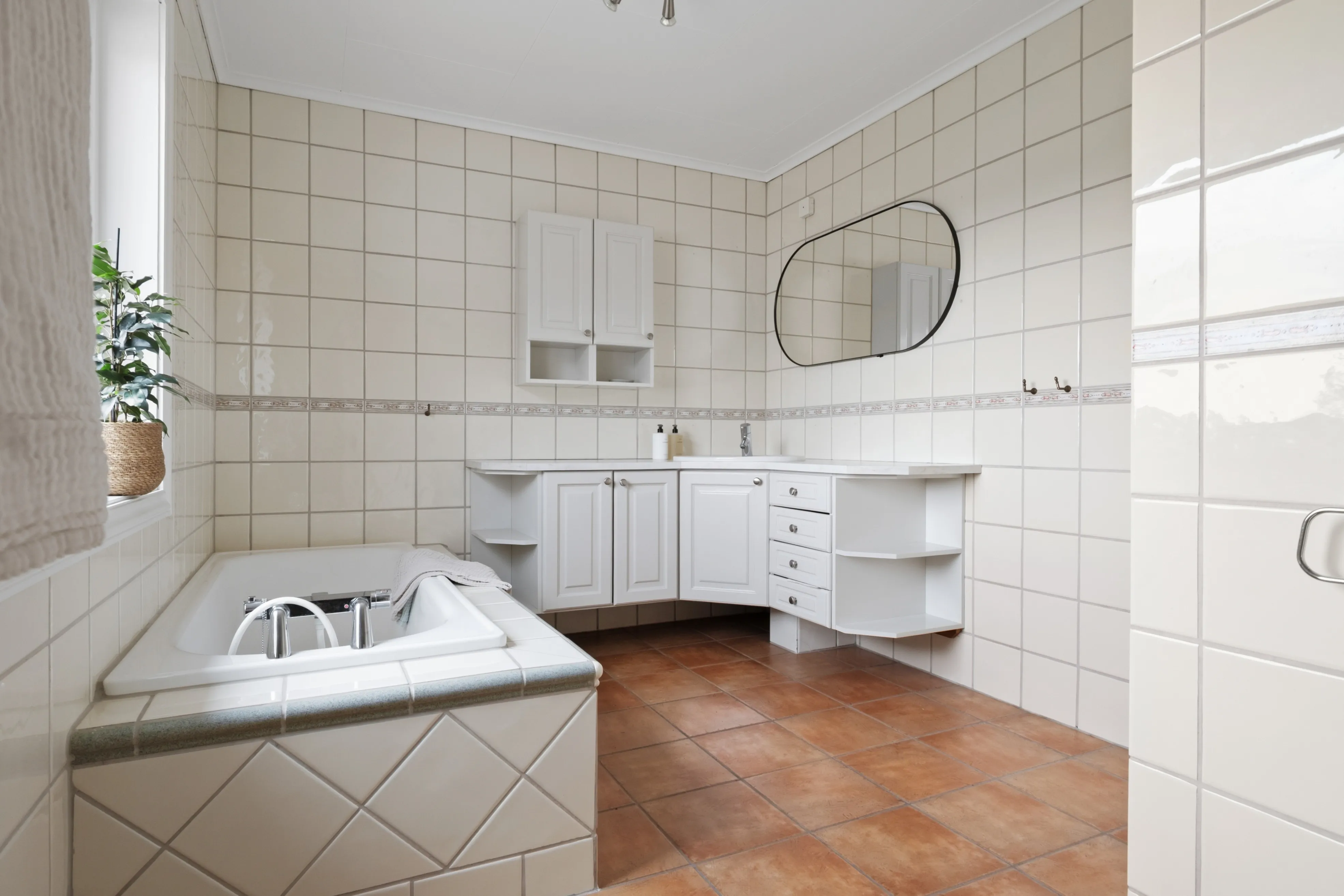 1960s Norwegian House with Garden and Sea Access in Torød - View image 17 of 53