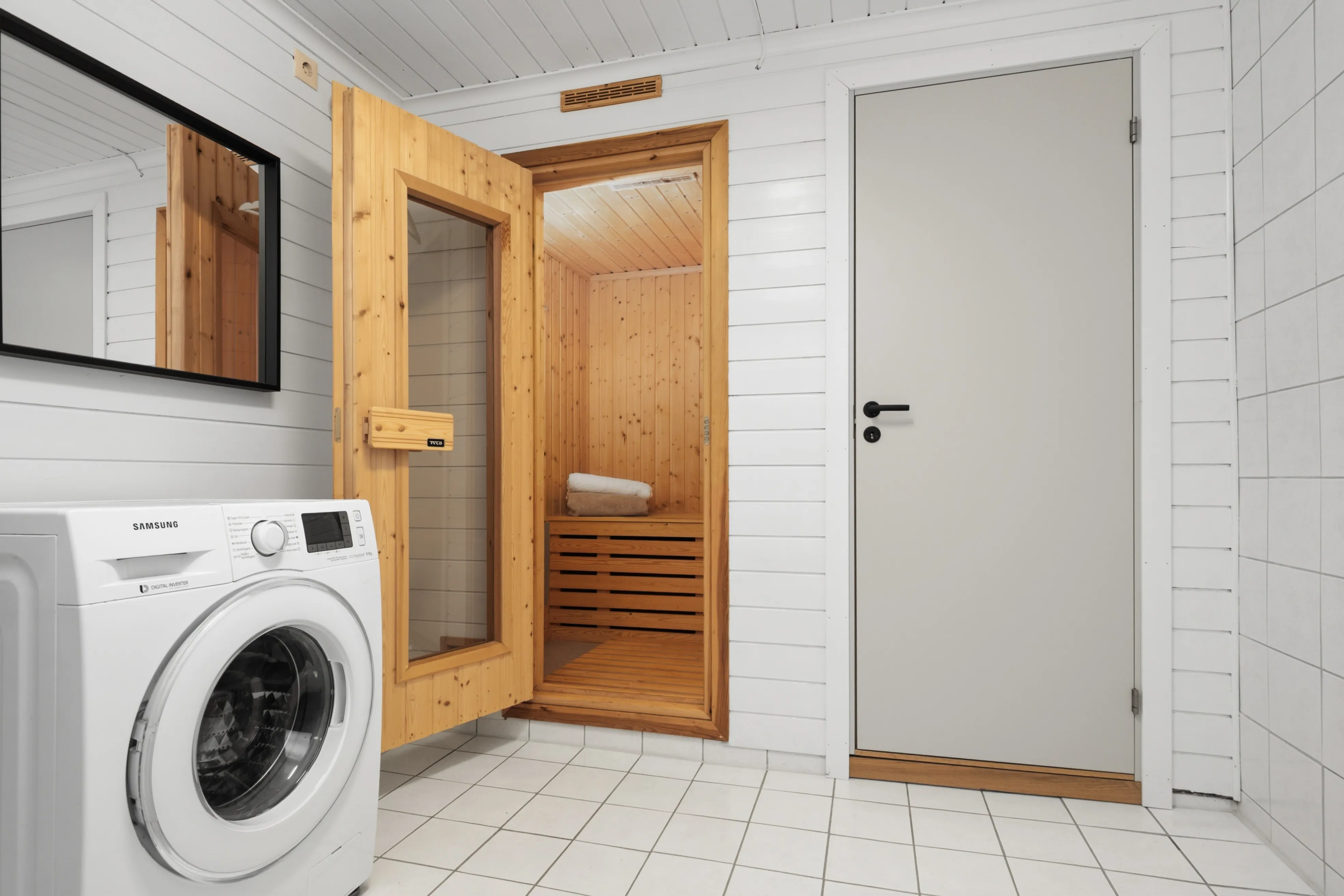 1960s Norwegian House with Garden and Sea Access in Torød - View image 32 of 53