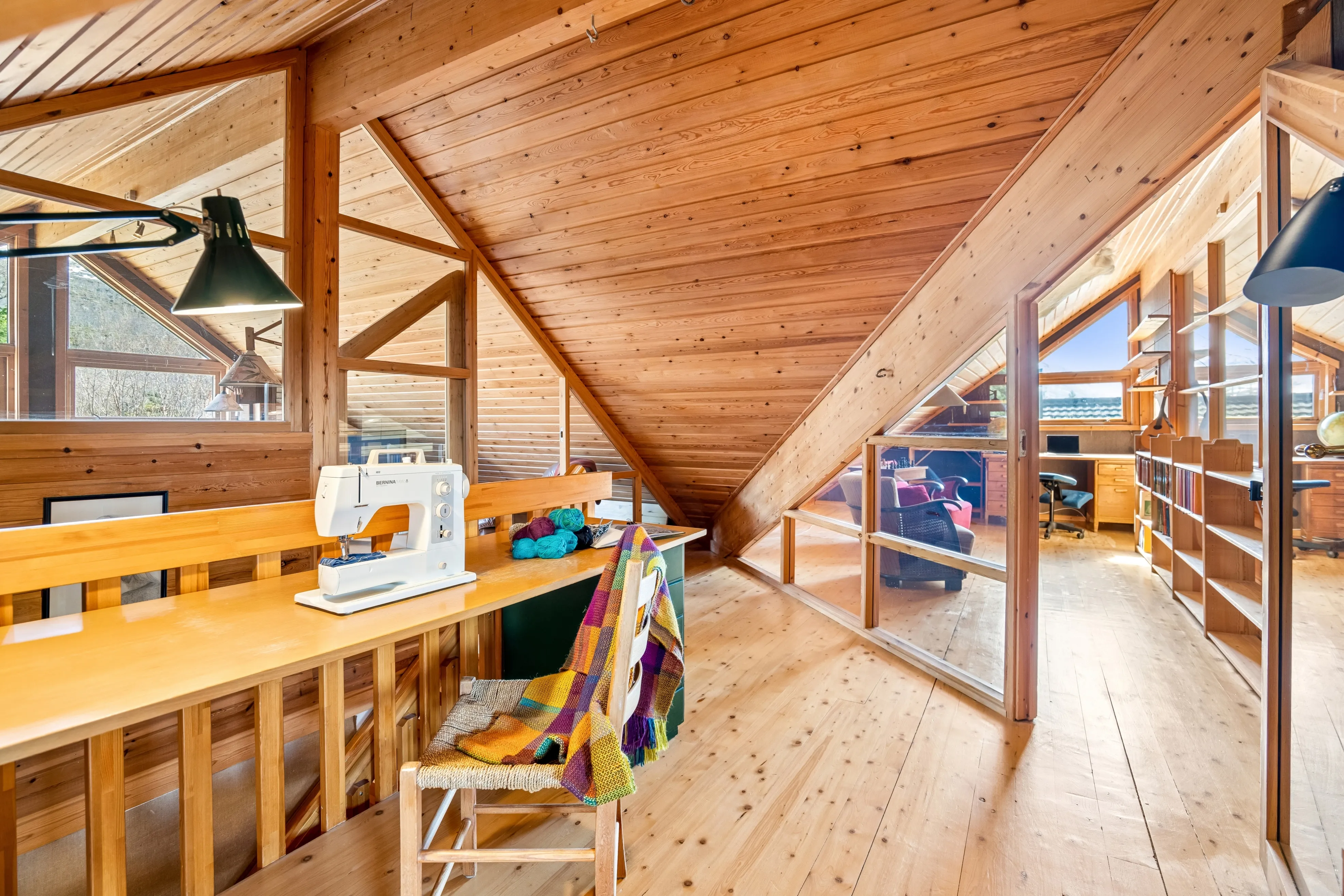 Spacious 5-Bedroom House with Rental Apartment in Scenic Tromsø - View image 22 of 47