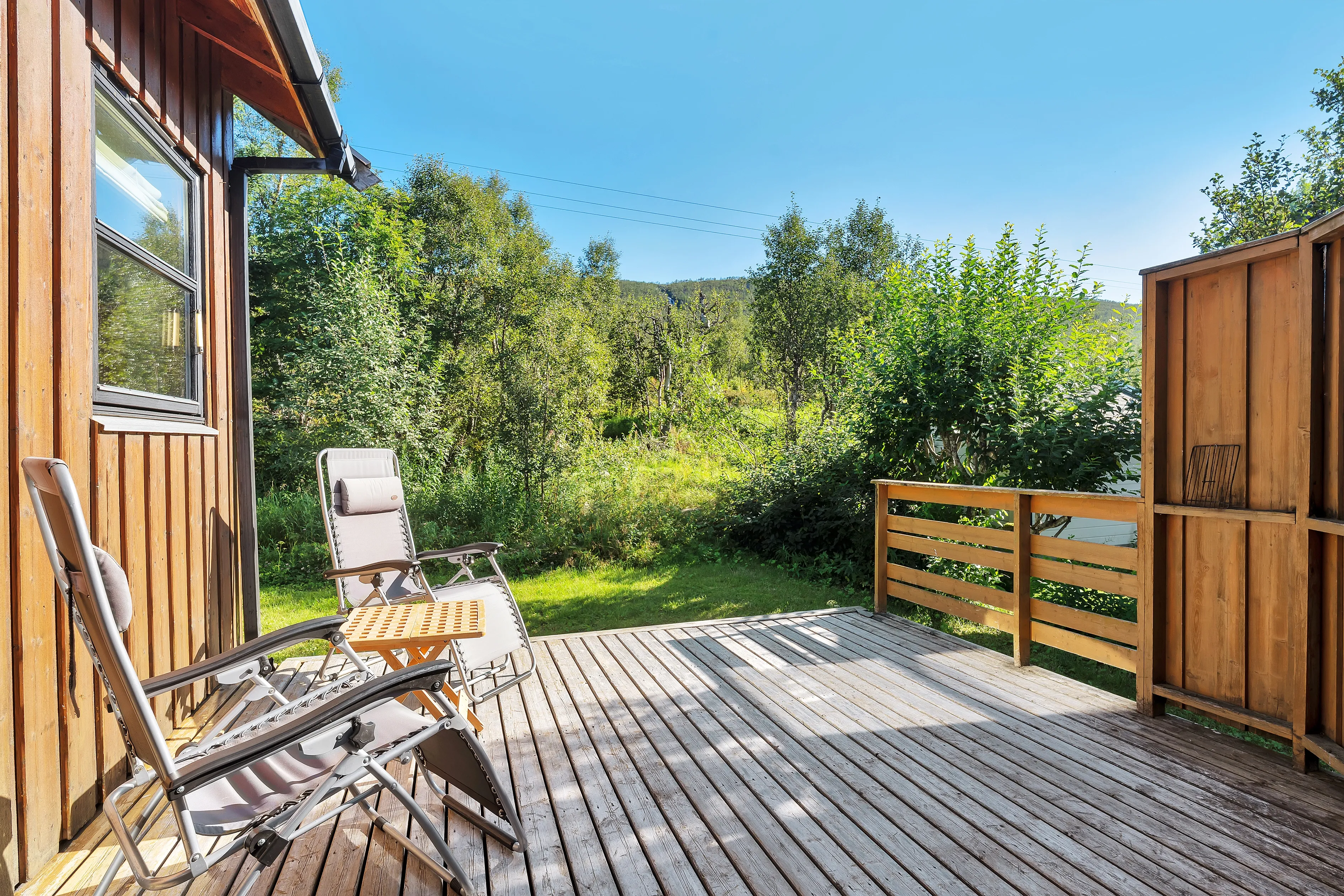 Spacious 5-Bedroom House with Rental Apartment in Scenic Tromsø - View image 35 of 47