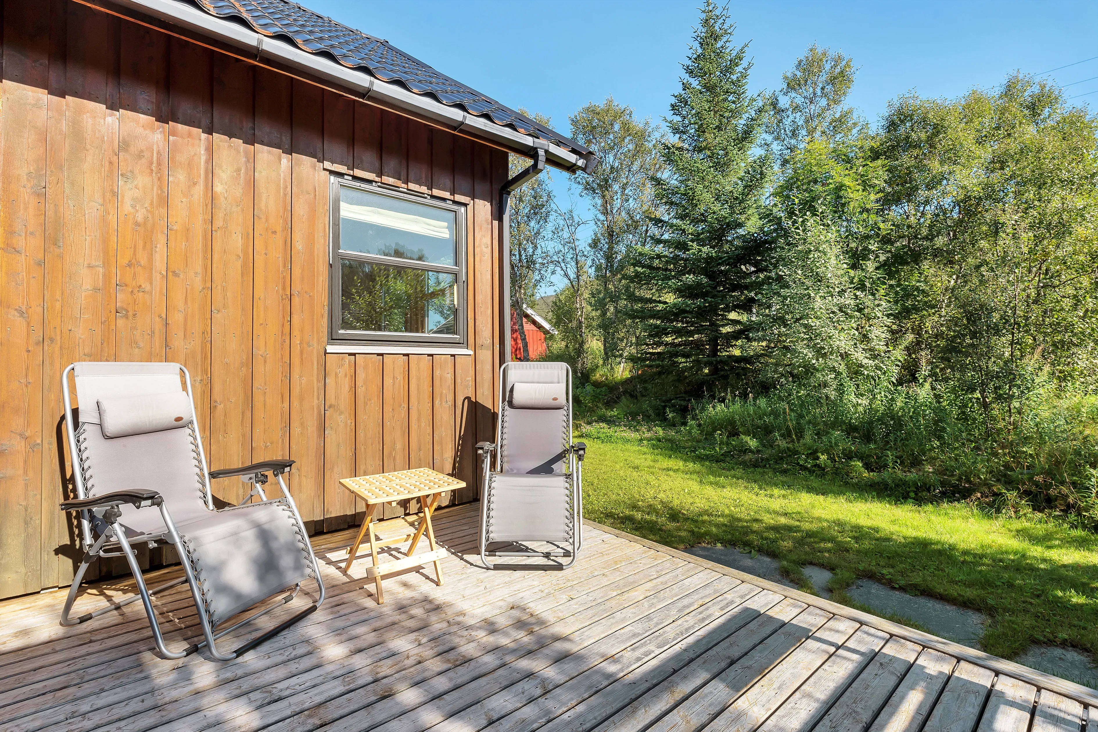 Spacious 5-Bedroom House with Rental Apartment in Scenic Tromsø - View image 36 of 47